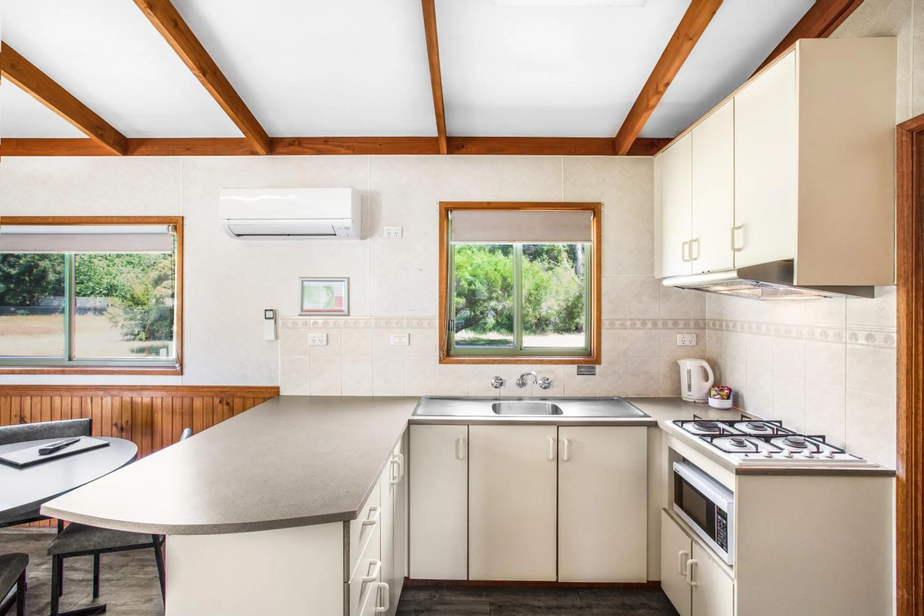 Kitchen or kitchenette in Breeze Holiday Parks - Grampians