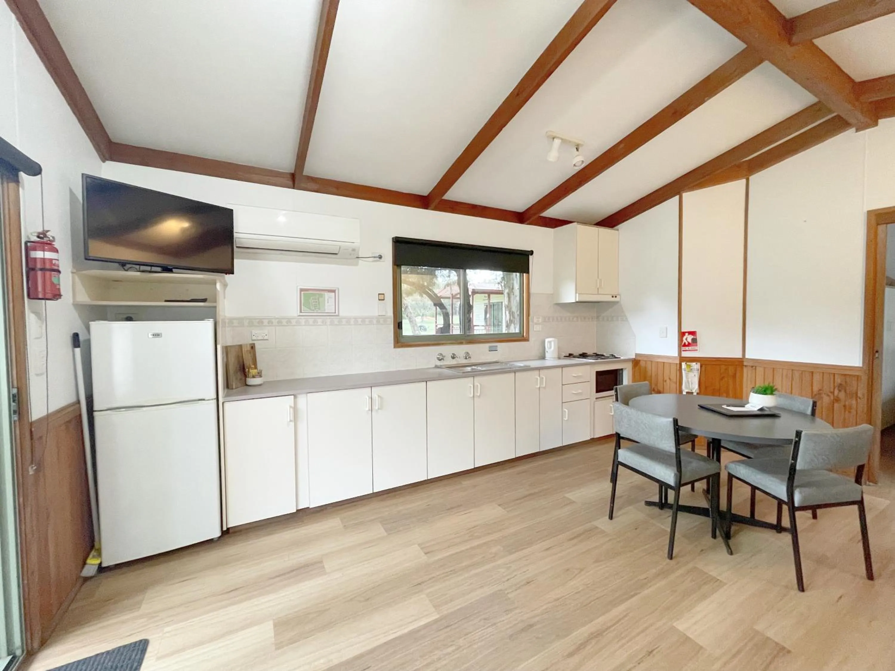 Kitchen or kitchenette in Breeze Holiday Parks - Grampians