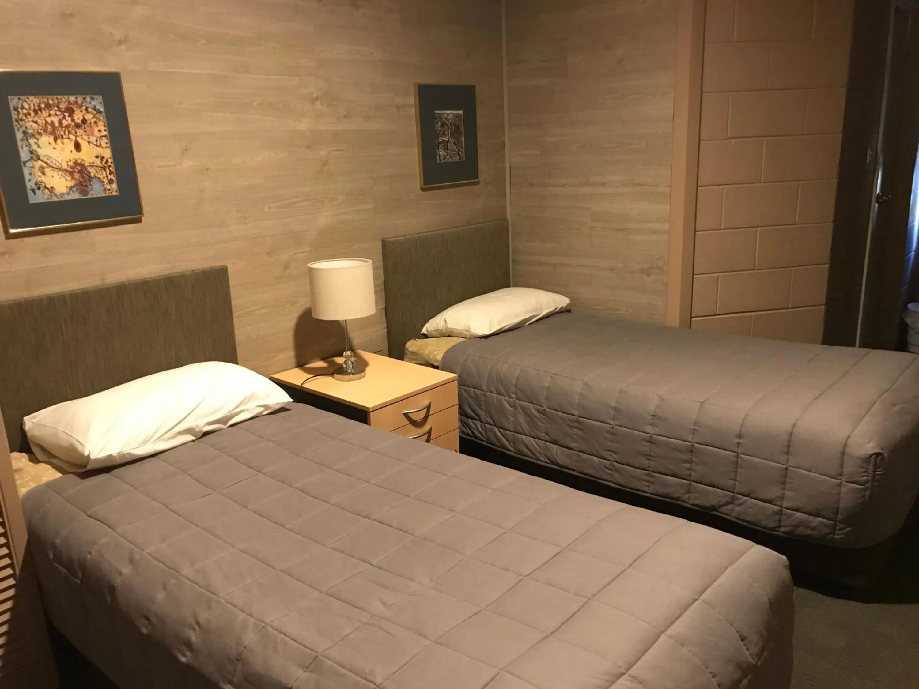 Bed in Cottonwood Lodge