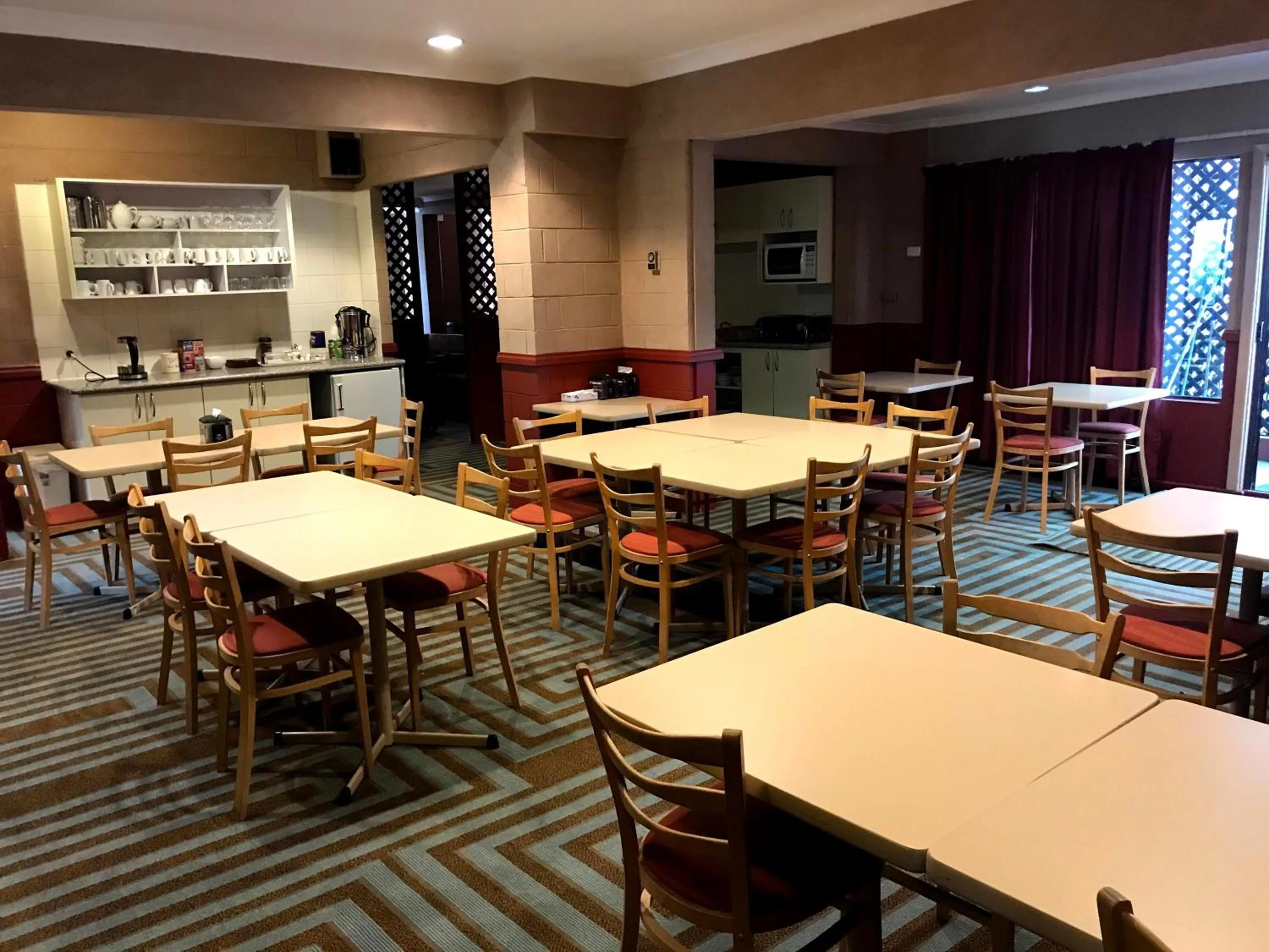 Coffee/tea facilities in Cottonwood Lodge