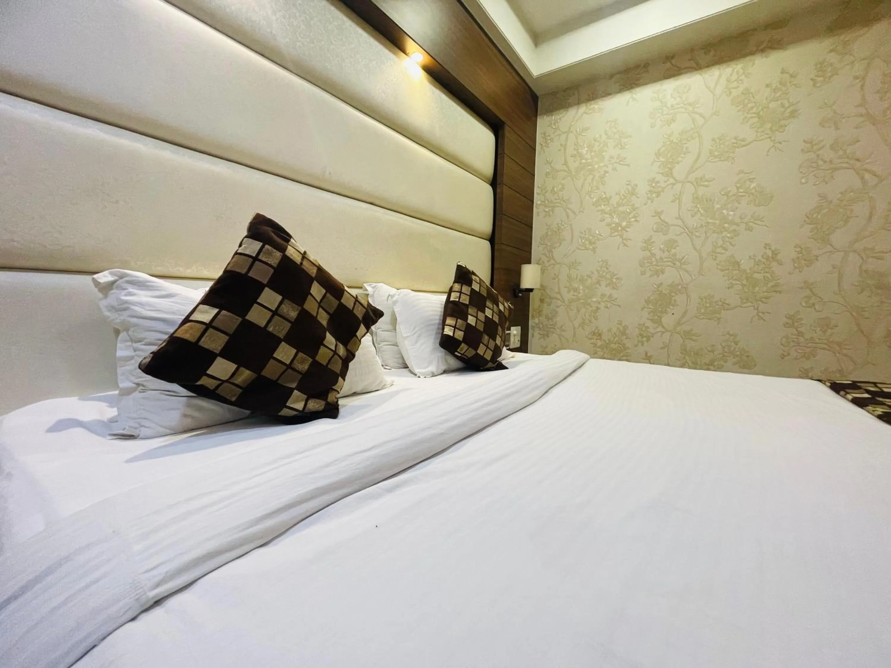 Bed in Hotel Kc Inn Ajmer