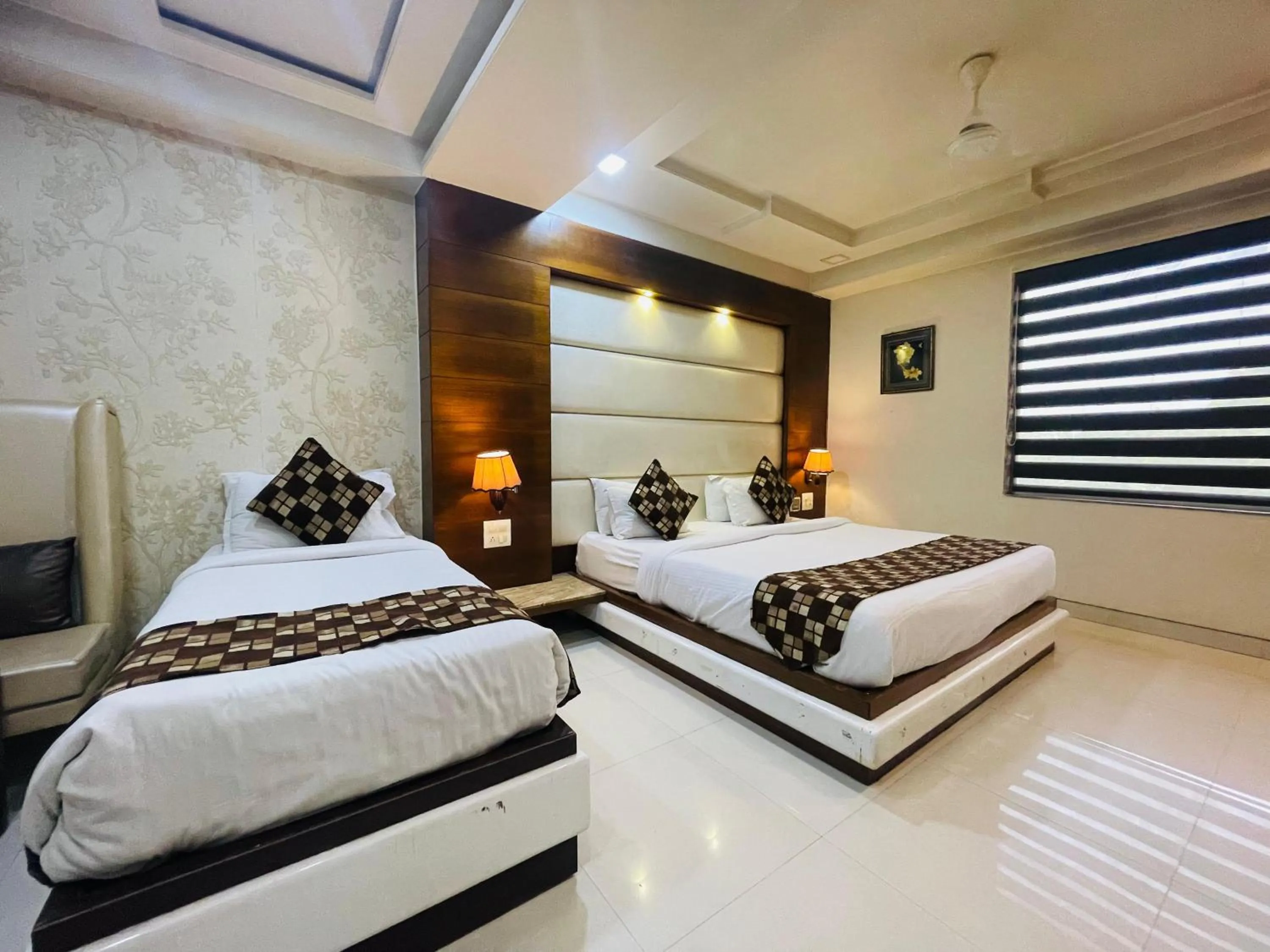 Bed in Hotel Kc Inn Ajmer