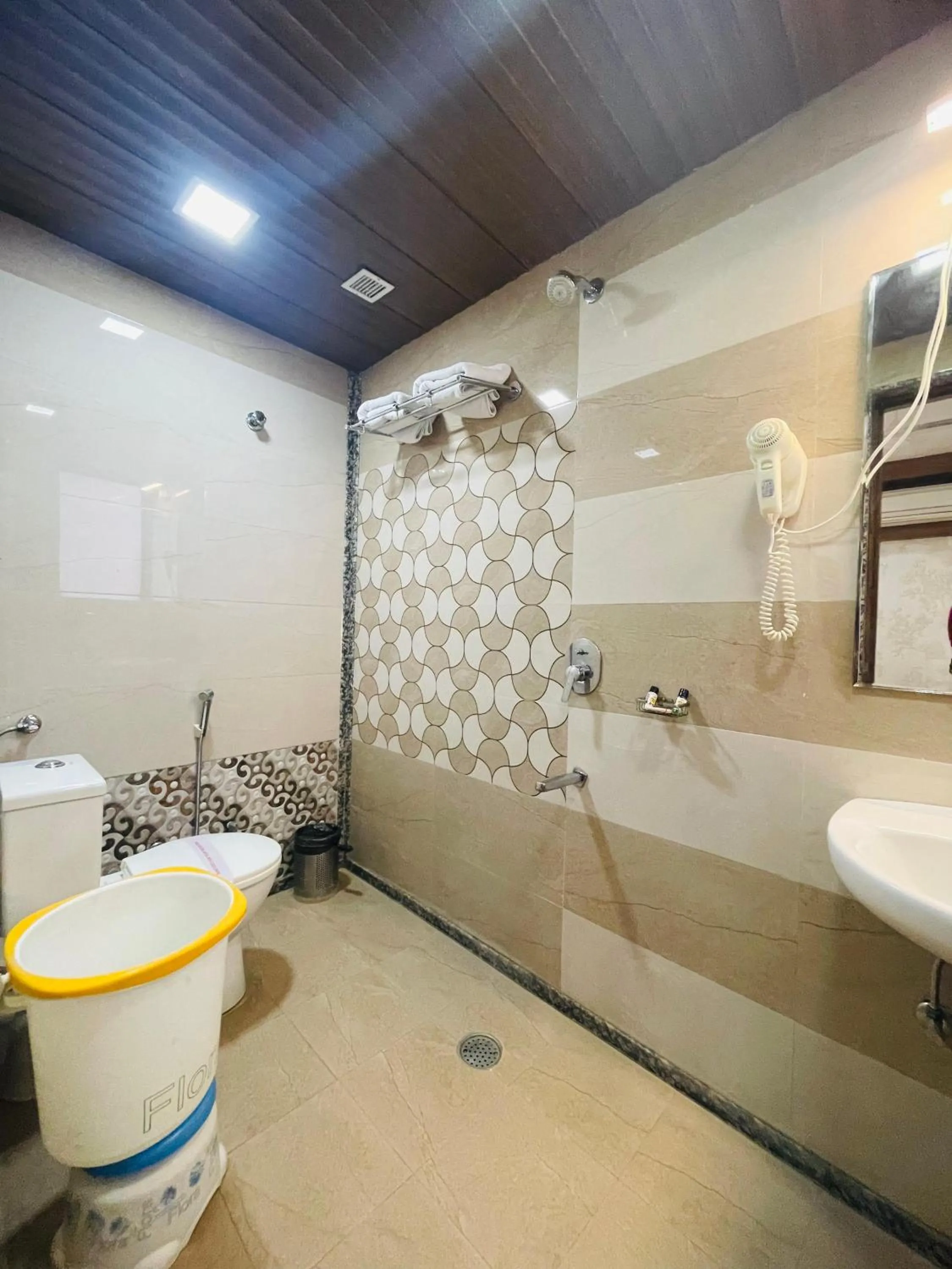 Bathroom in Hotel Kc Inn Ajmer