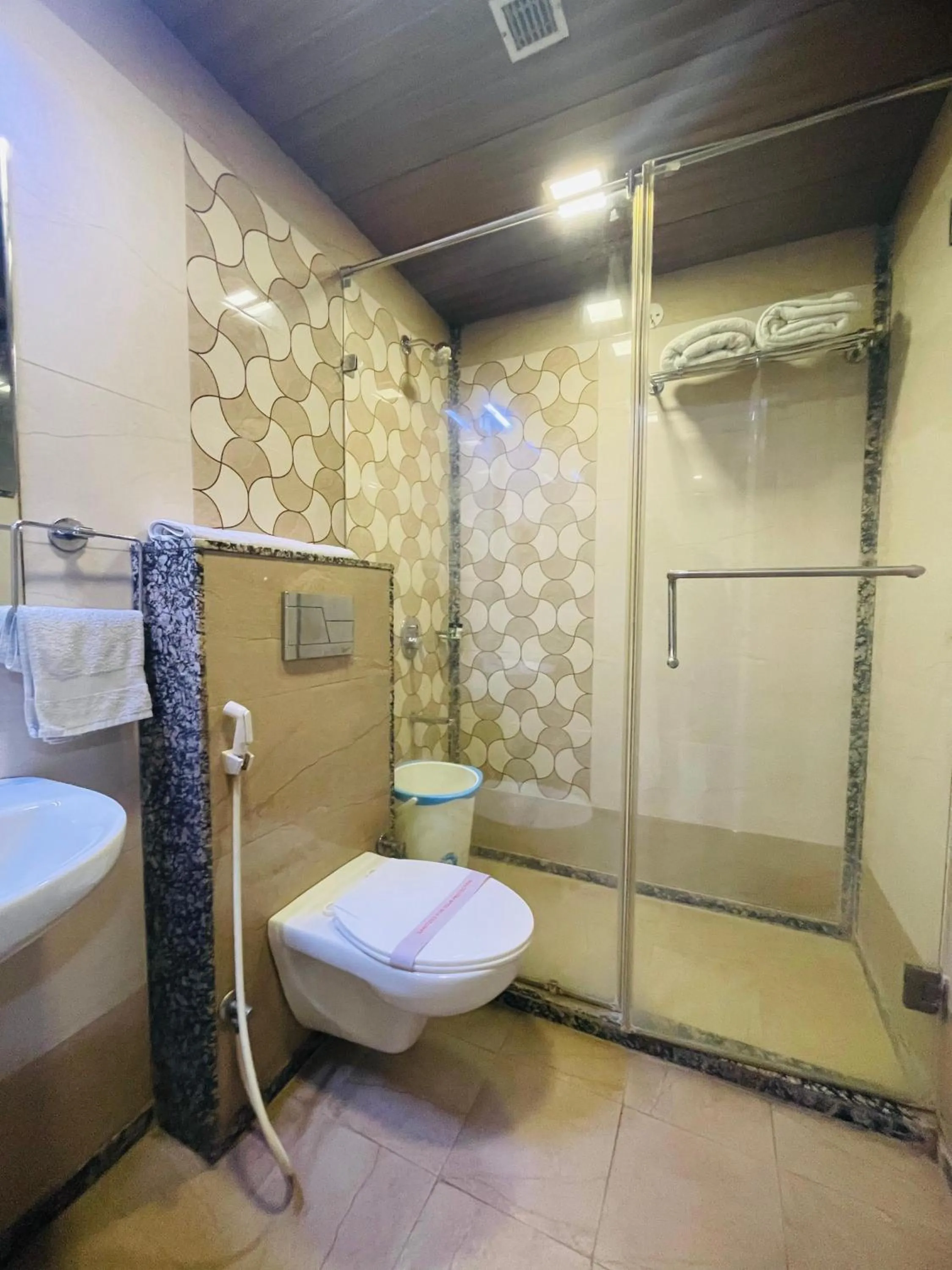 Bathroom in Hotel Kc Inn Ajmer