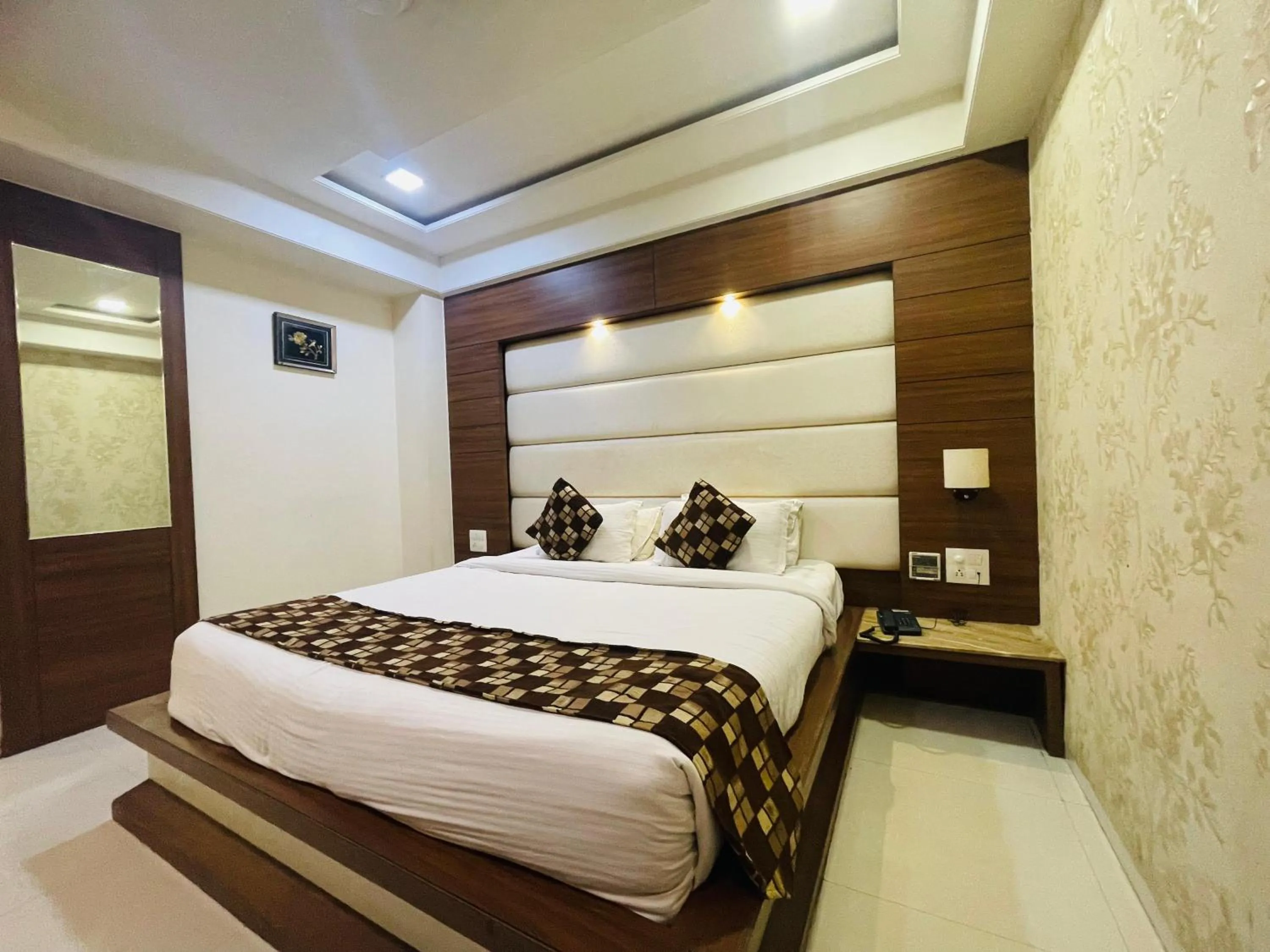 Bed in Hotel Kc Inn Ajmer