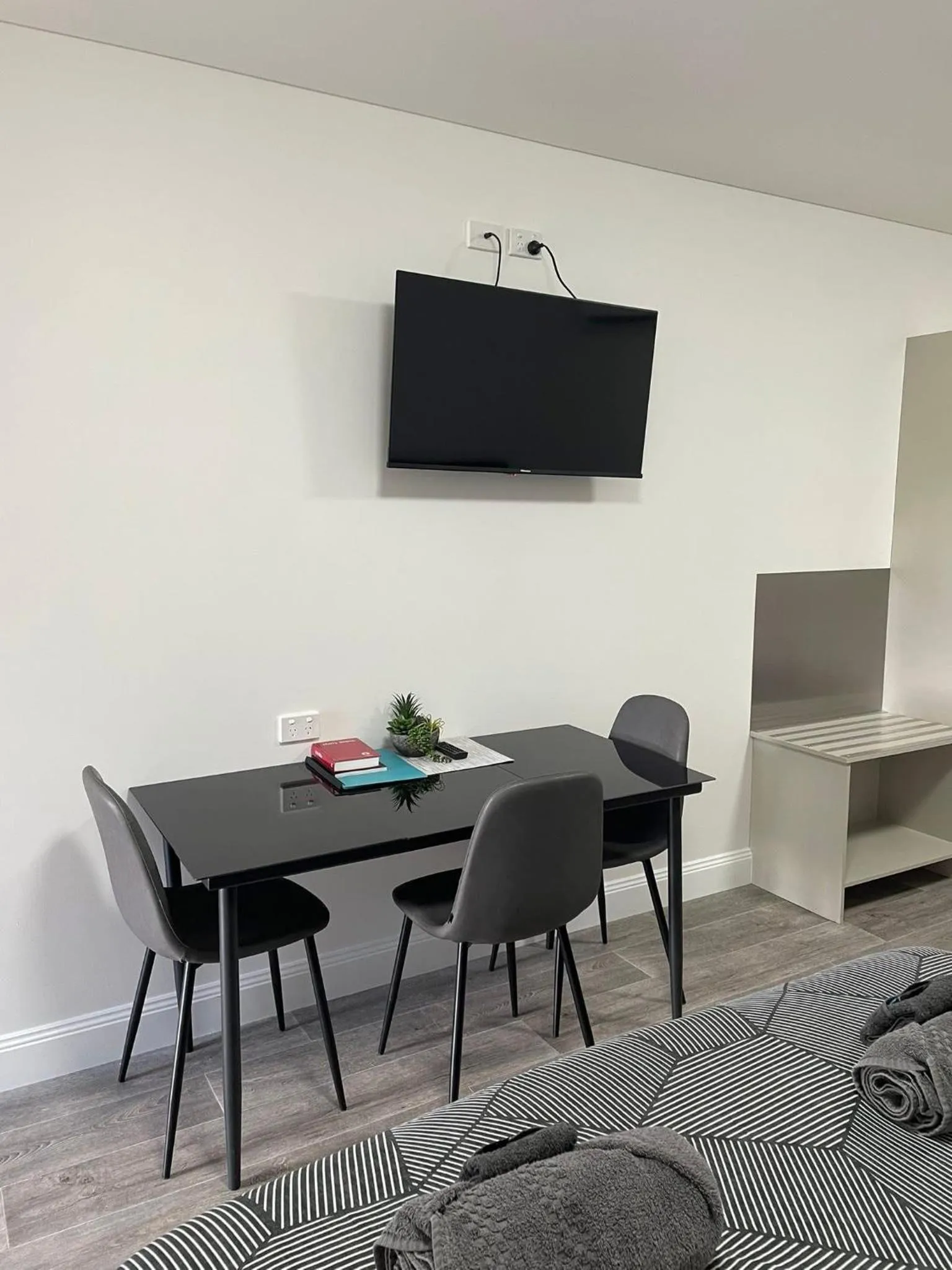 Bedroom in The Major Mitchell Motel