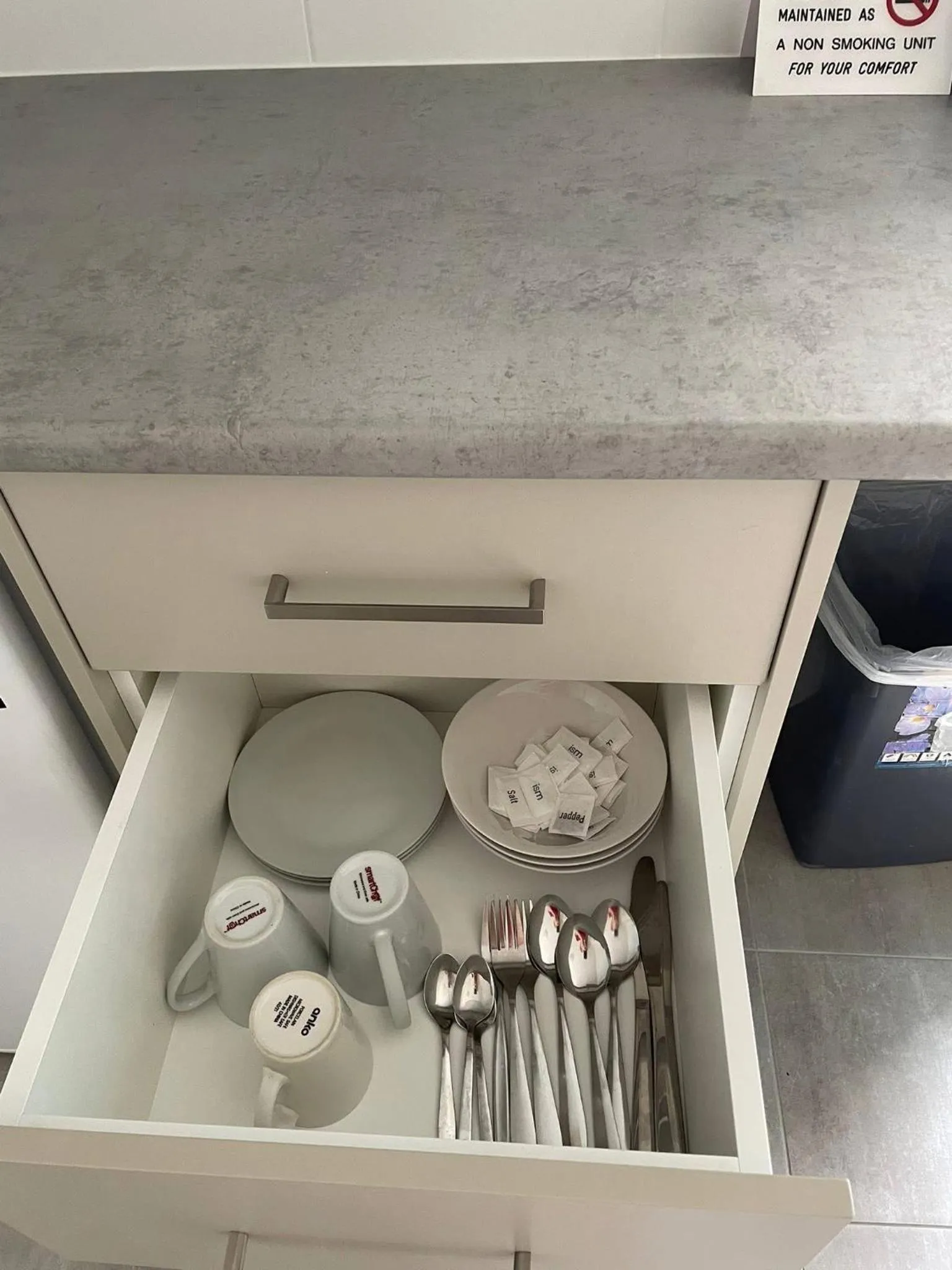 Kitchen or kitchenette in The Major Mitchell Motel