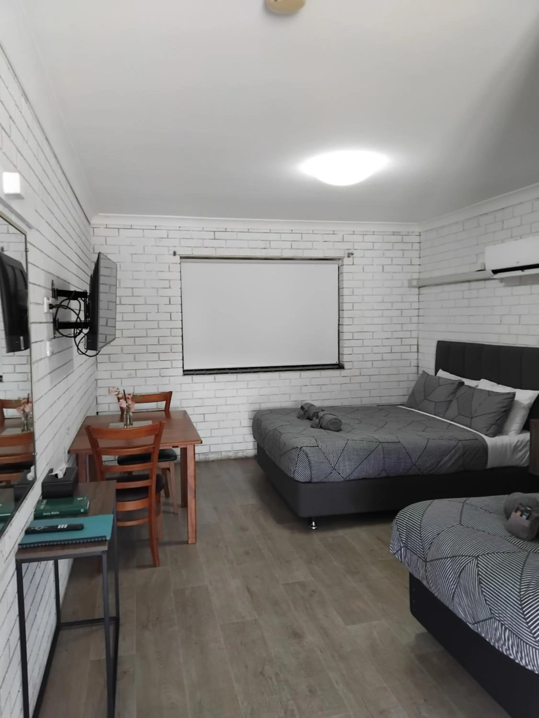 Bed in The Major Mitchell Motel