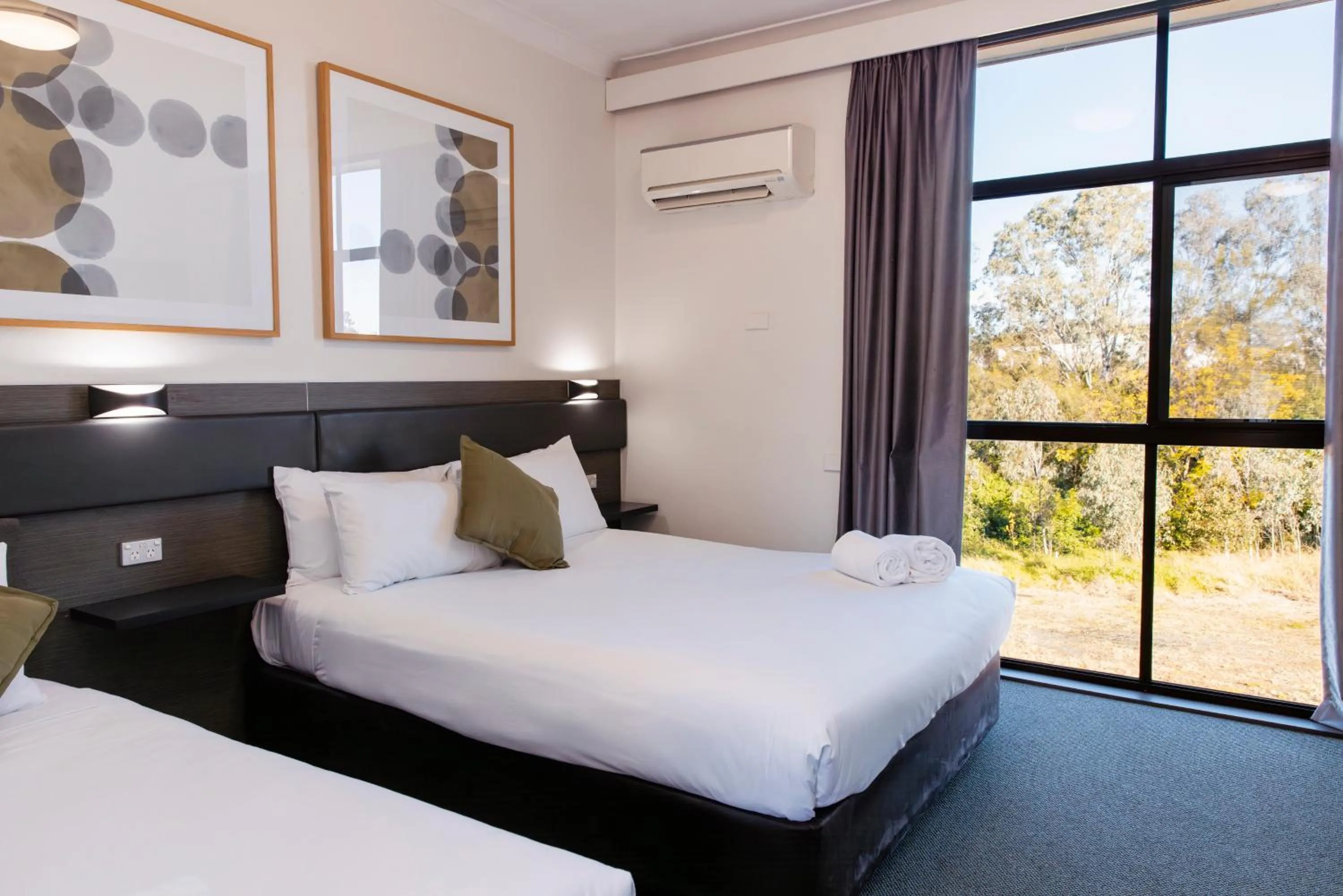 Bed in Prospect Hotel Motel