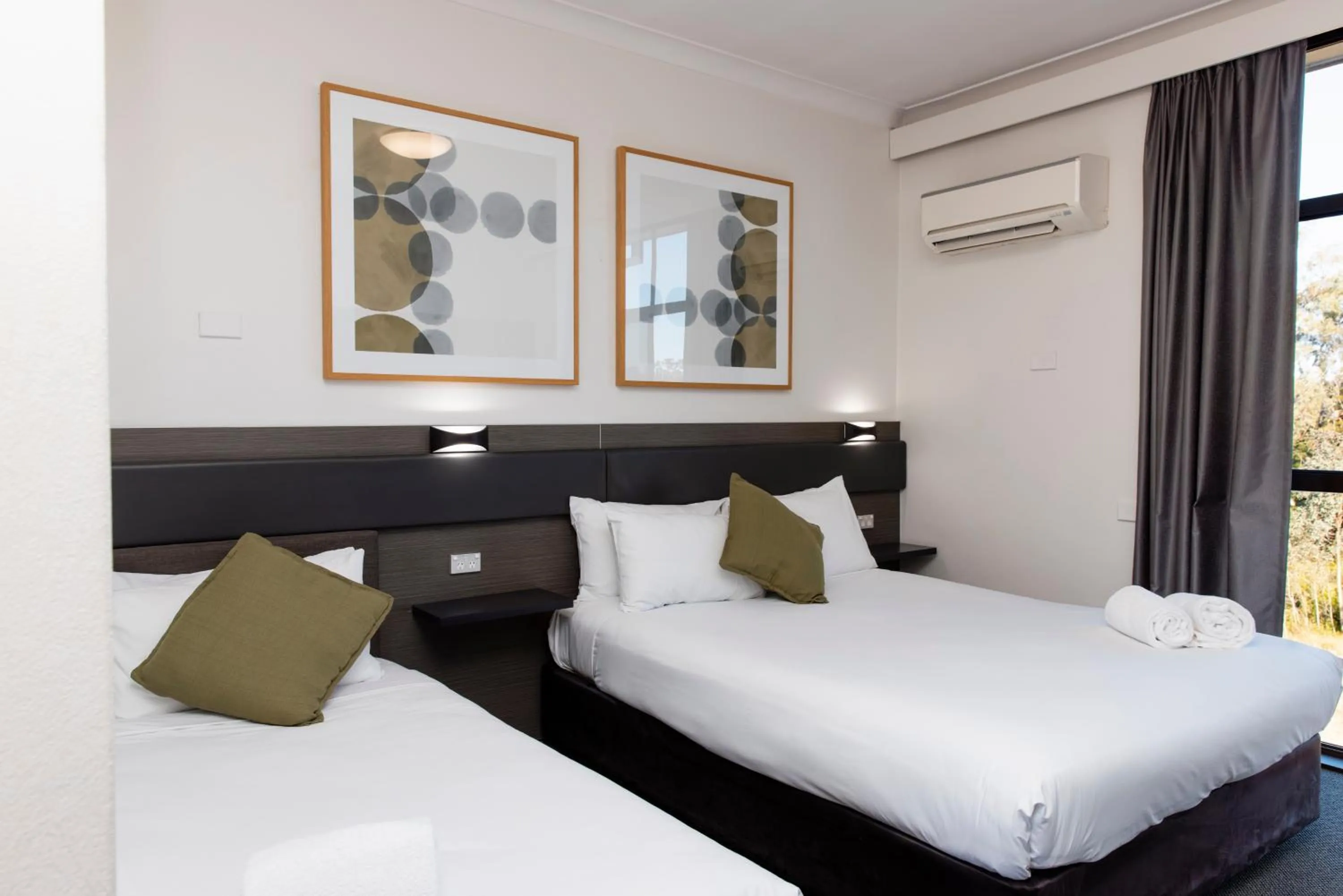 Bed in Prospect Hotel Motel