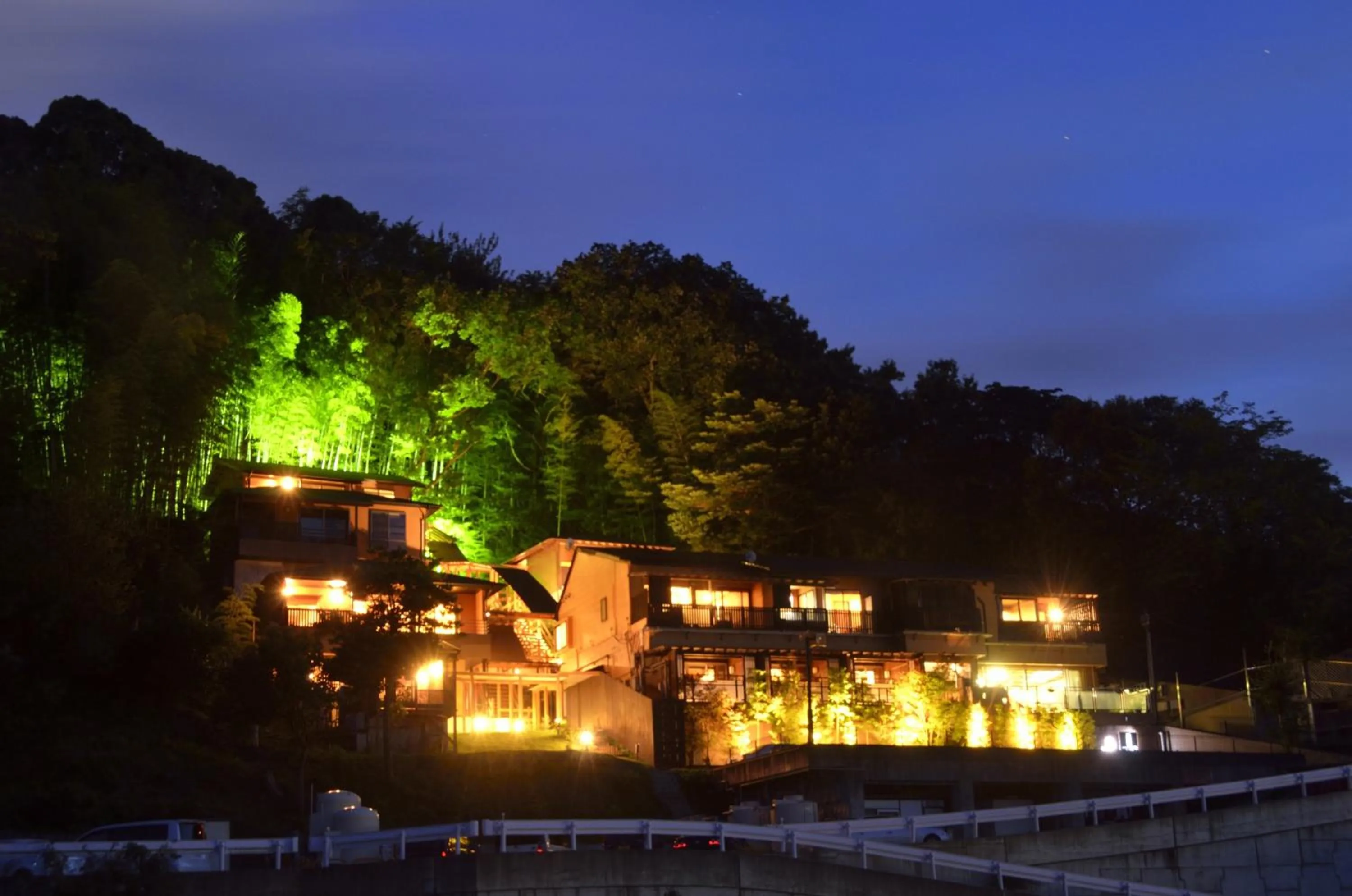 Property building in Uminohana