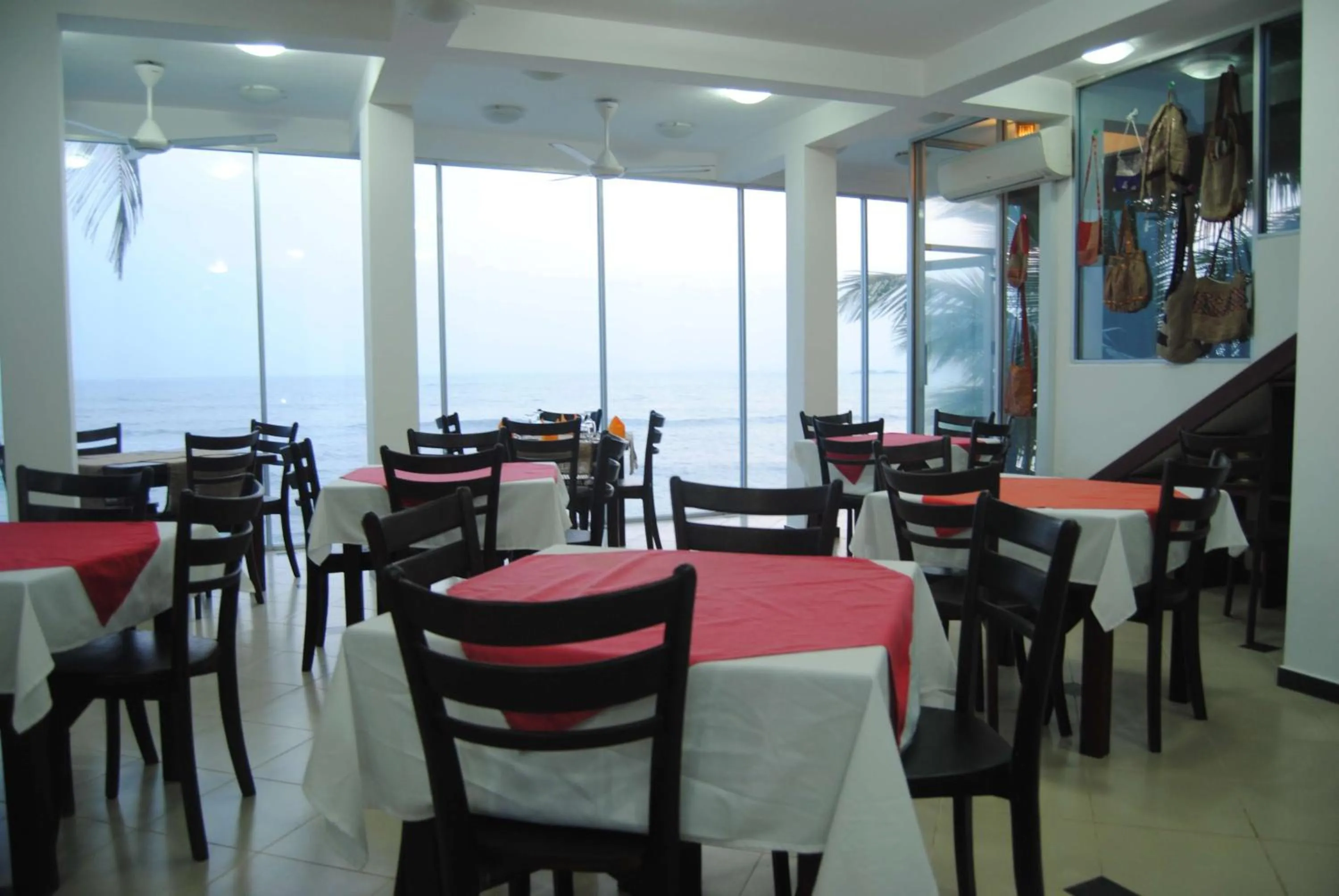 Restaurant/places to eat in La Veranda Di Serena