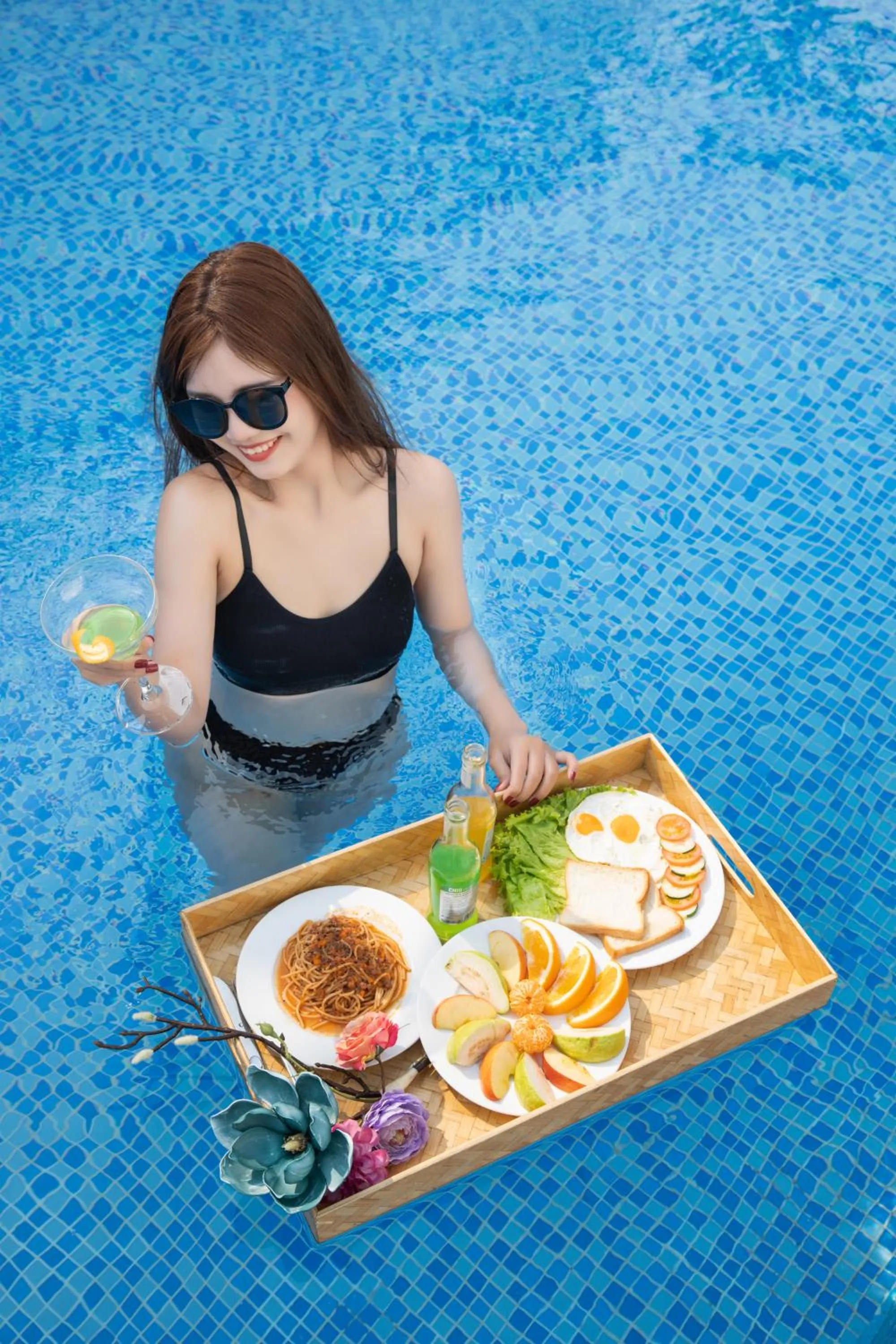 Swimming pool in Royal Family Hotel