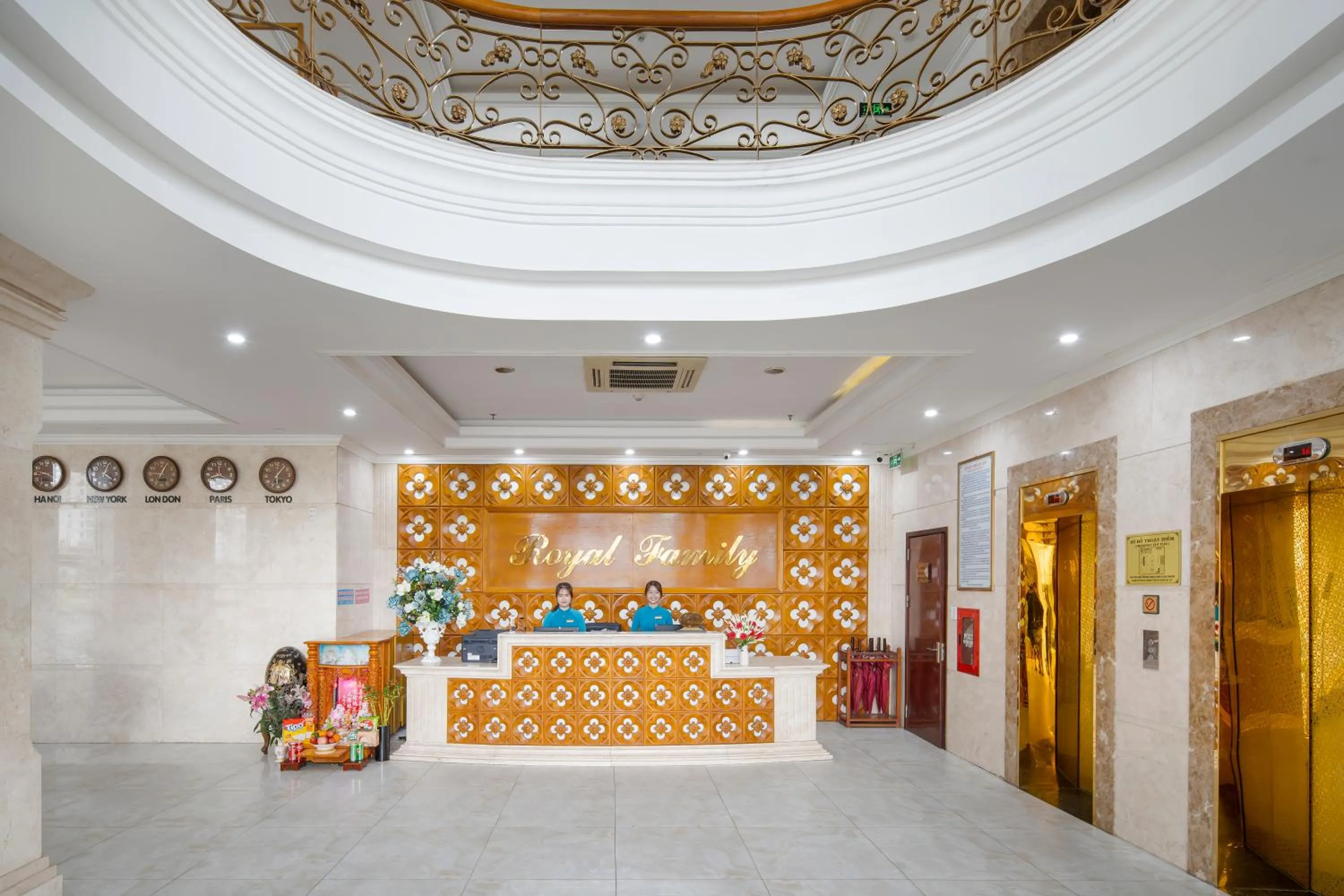 Lobby or reception in Royal Family Hotel