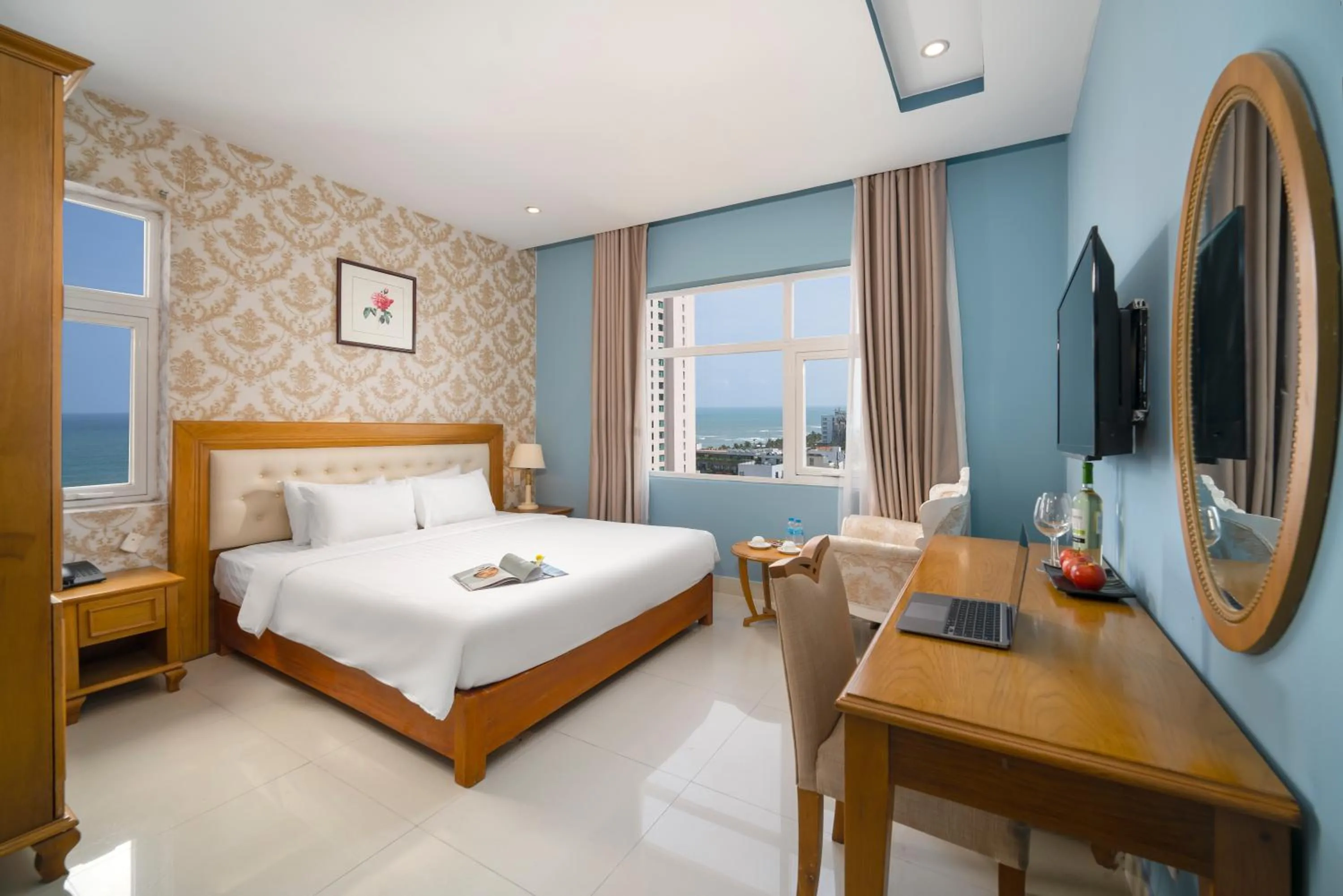 Bed in Royal Family Hotel