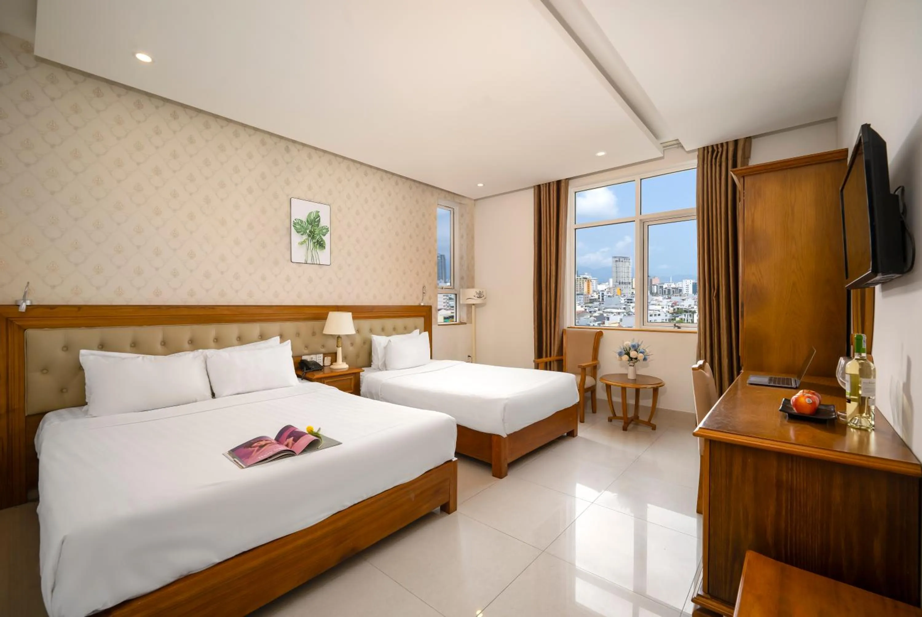 City view, Bed in Royal Family Hotel