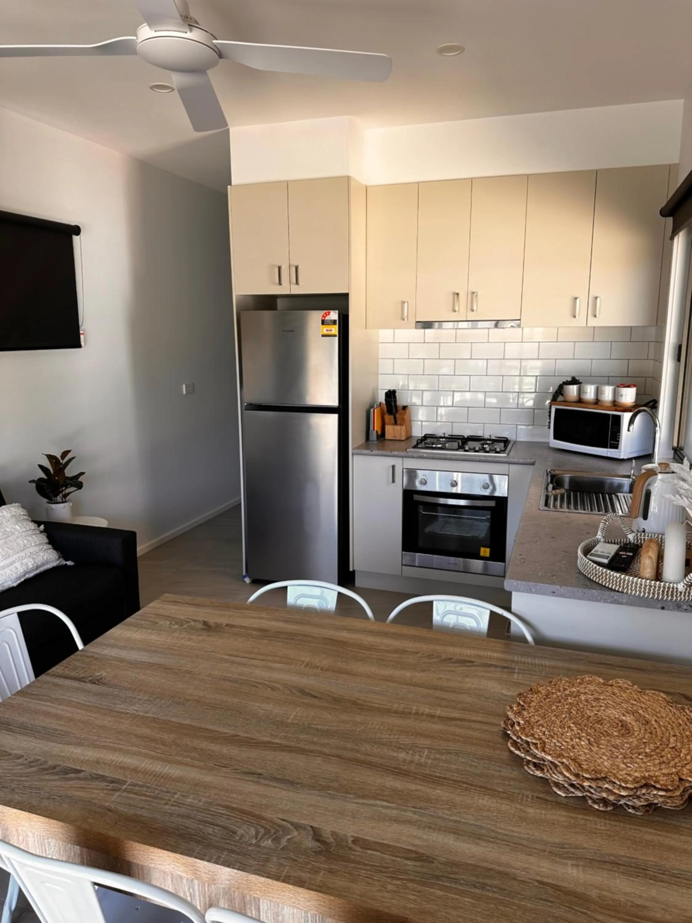 Kitchen or kitchenette in Bundalong Villas