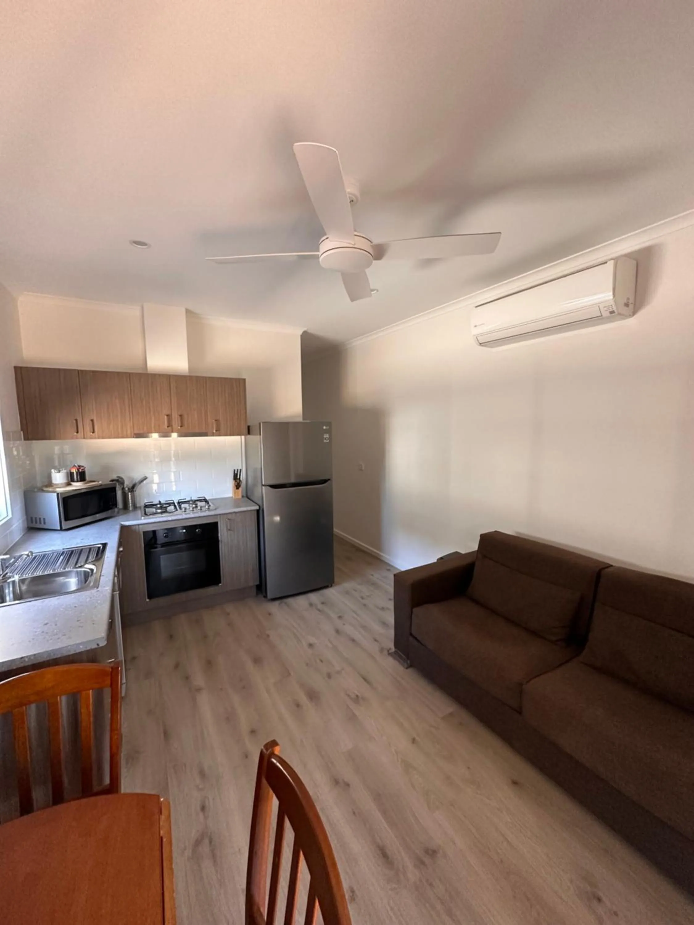 Kitchen or kitchenette in Bundalong Villas