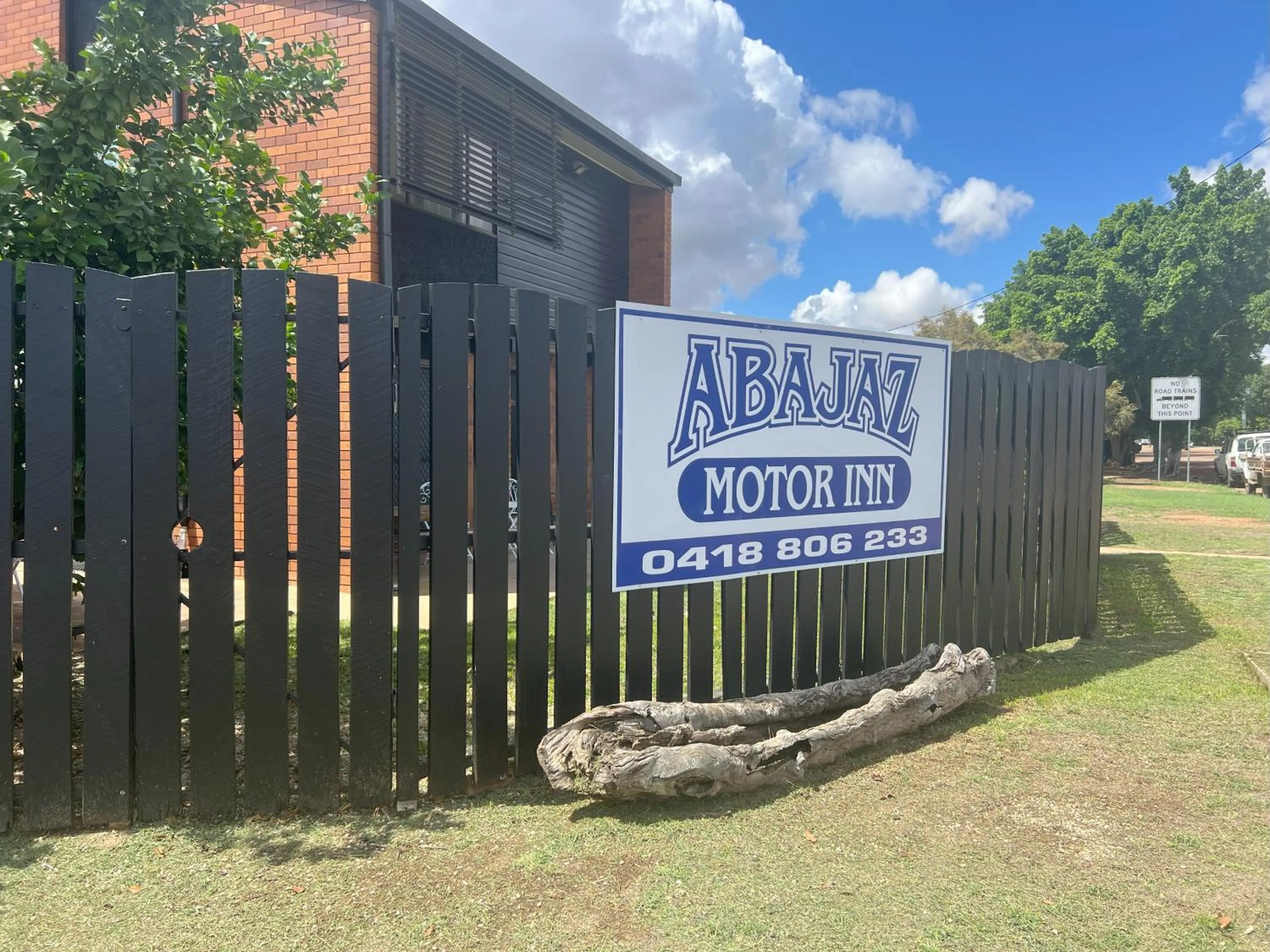 Abajaz Motor Inn