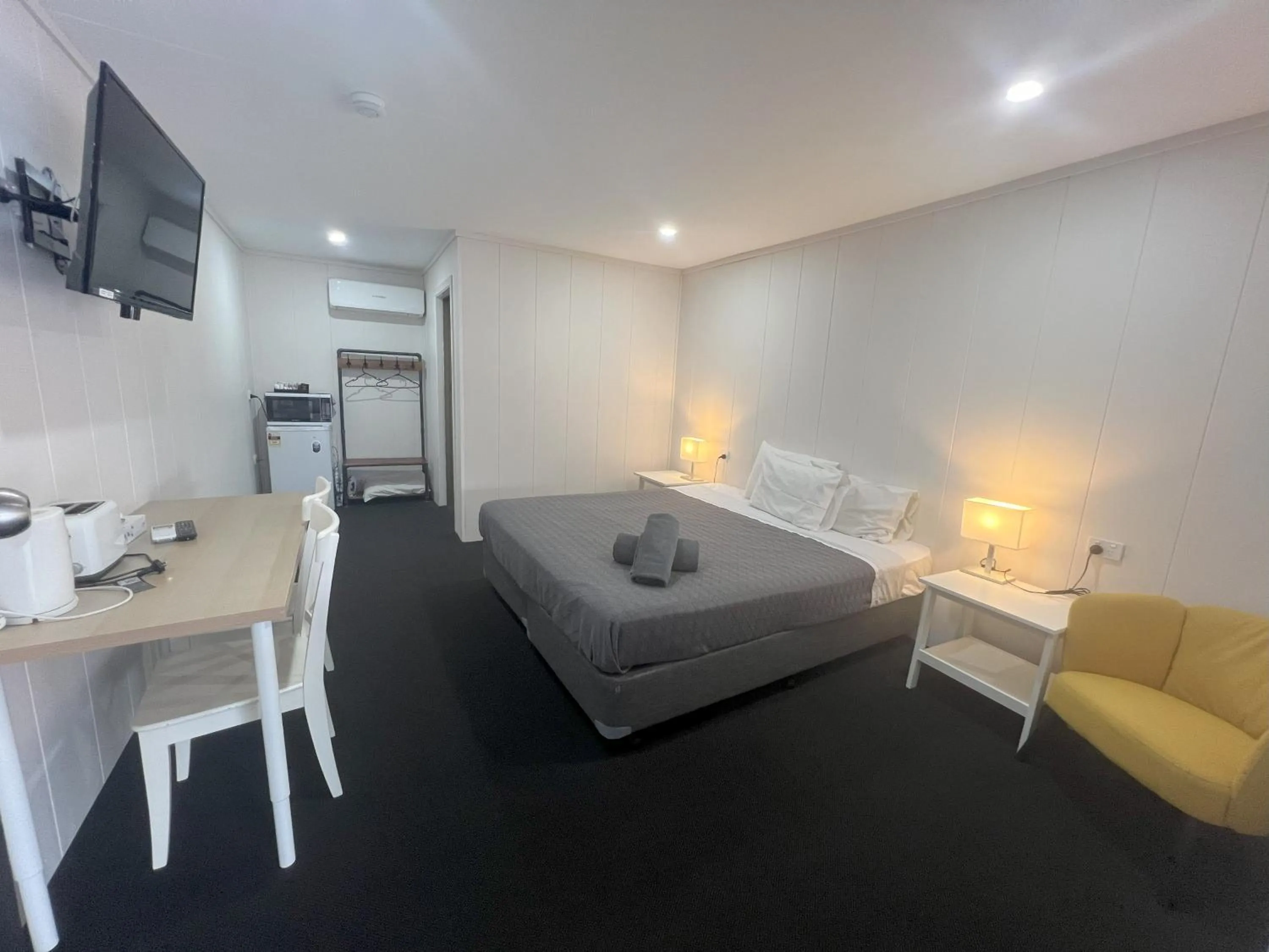 Bed in Abajaz Motor Inn