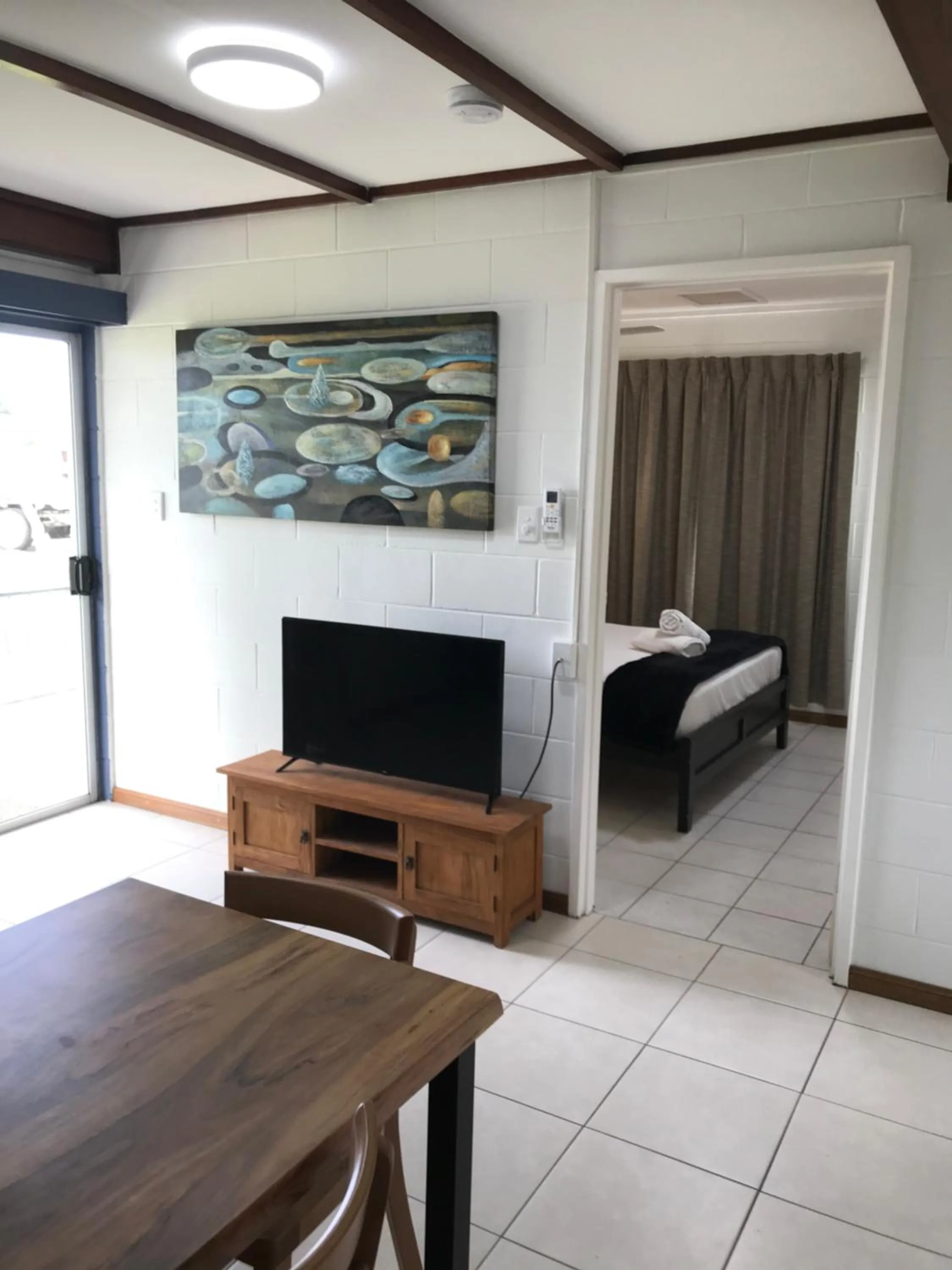 TV and multimedia, Bed in Ocean Breeze Units