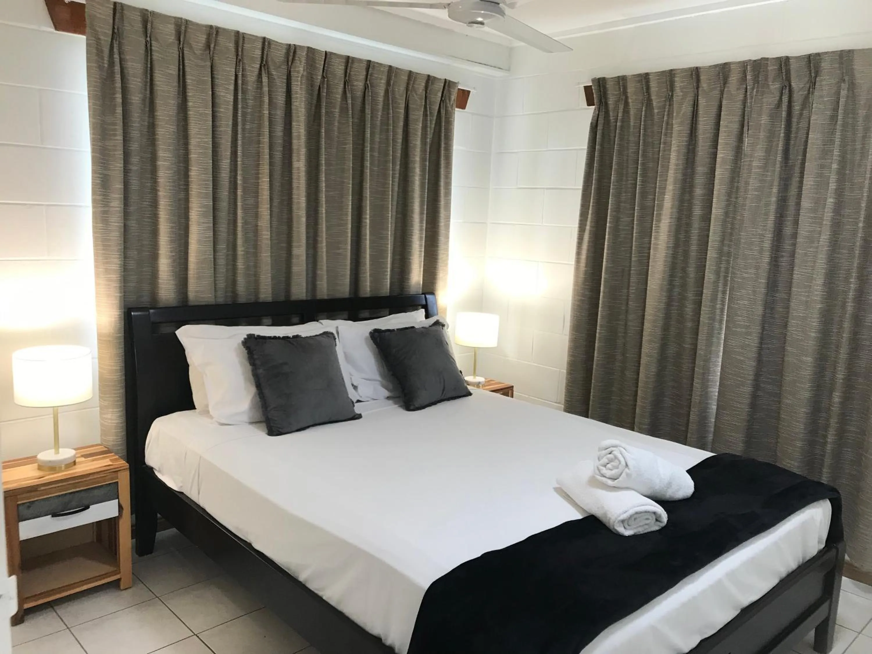 Bedroom, Bed in Ocean Breeze Units