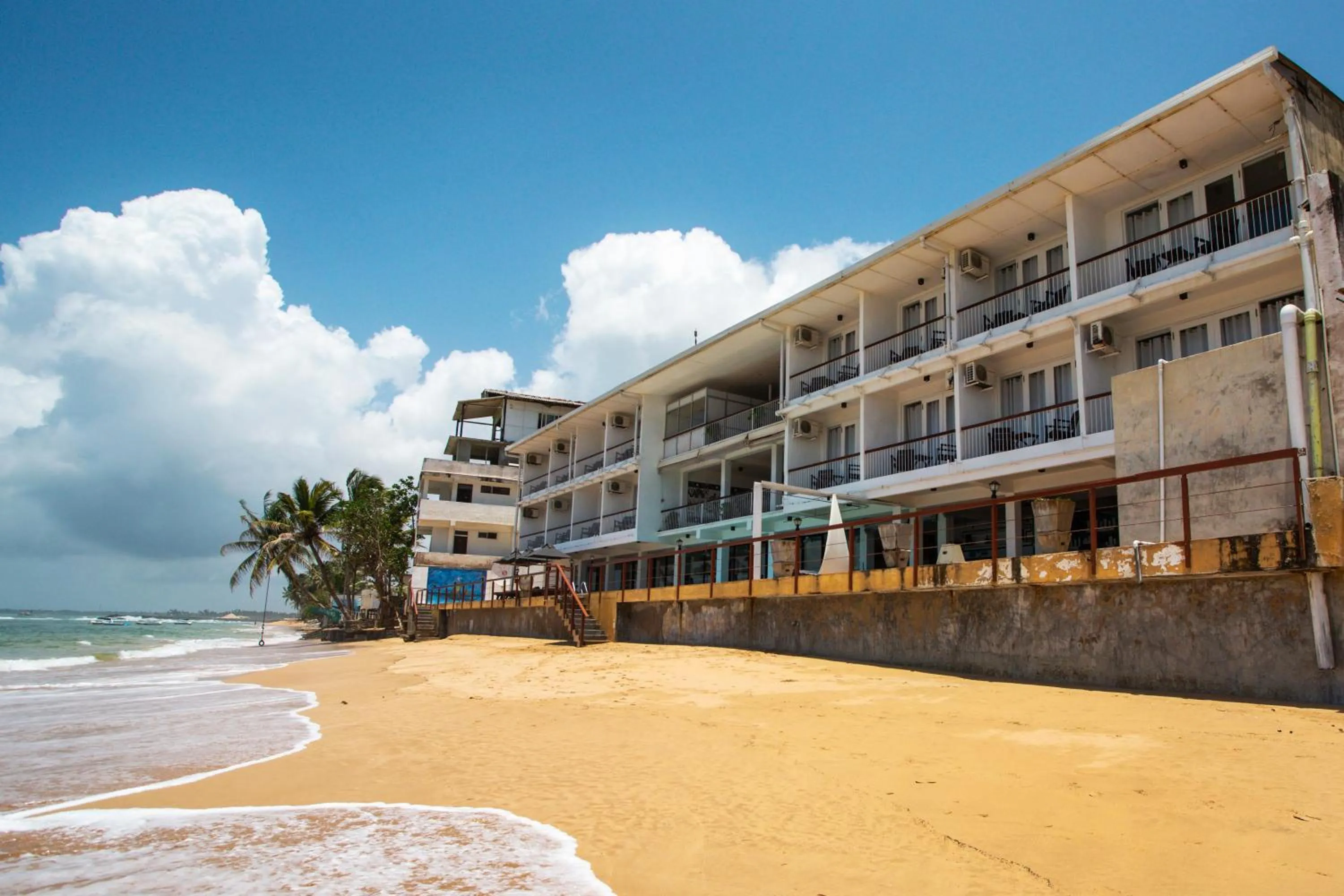 Beach in Coral Rock by Bansei