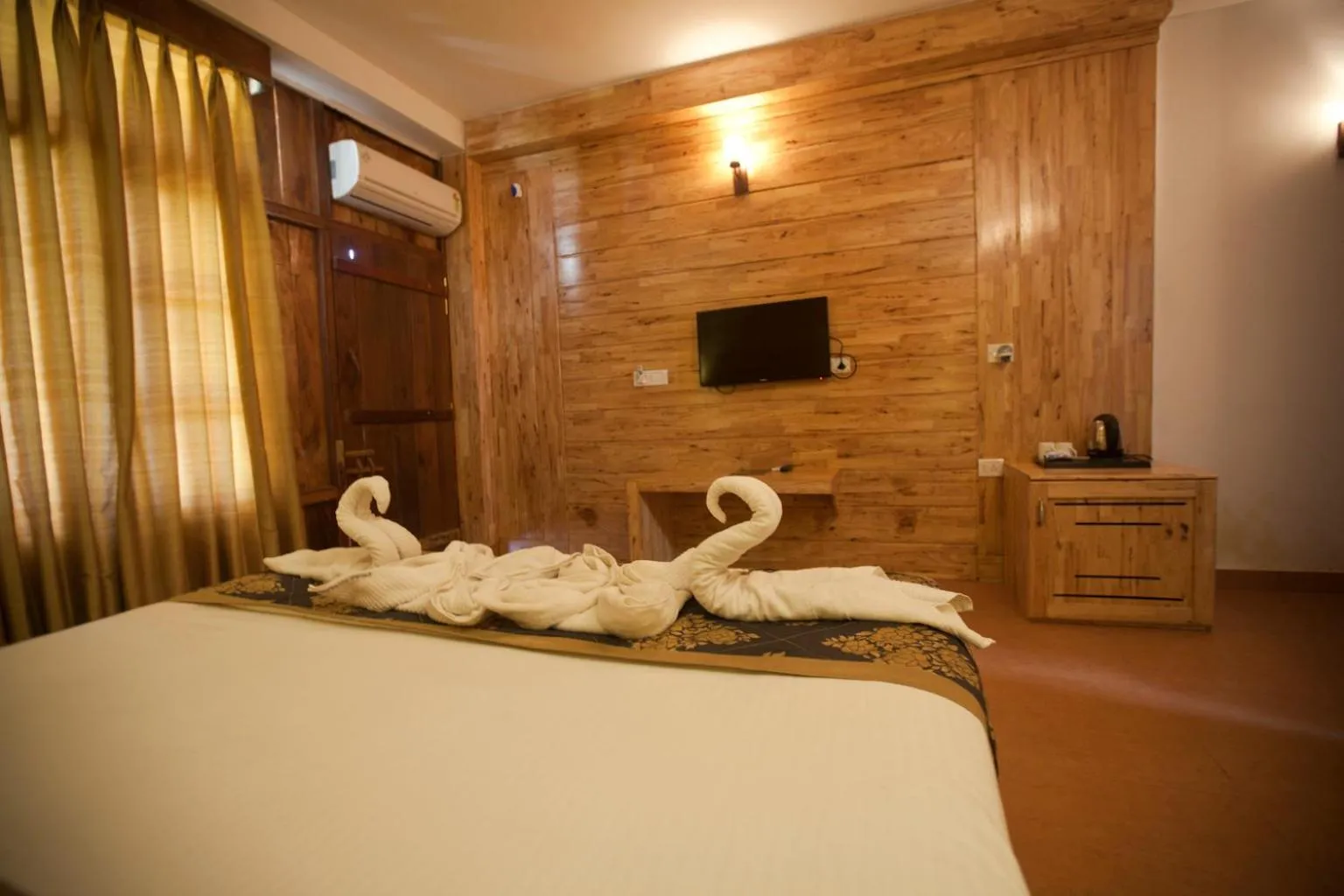 Bedroom, Bed in Symphony Palms Beach Resort And Spa