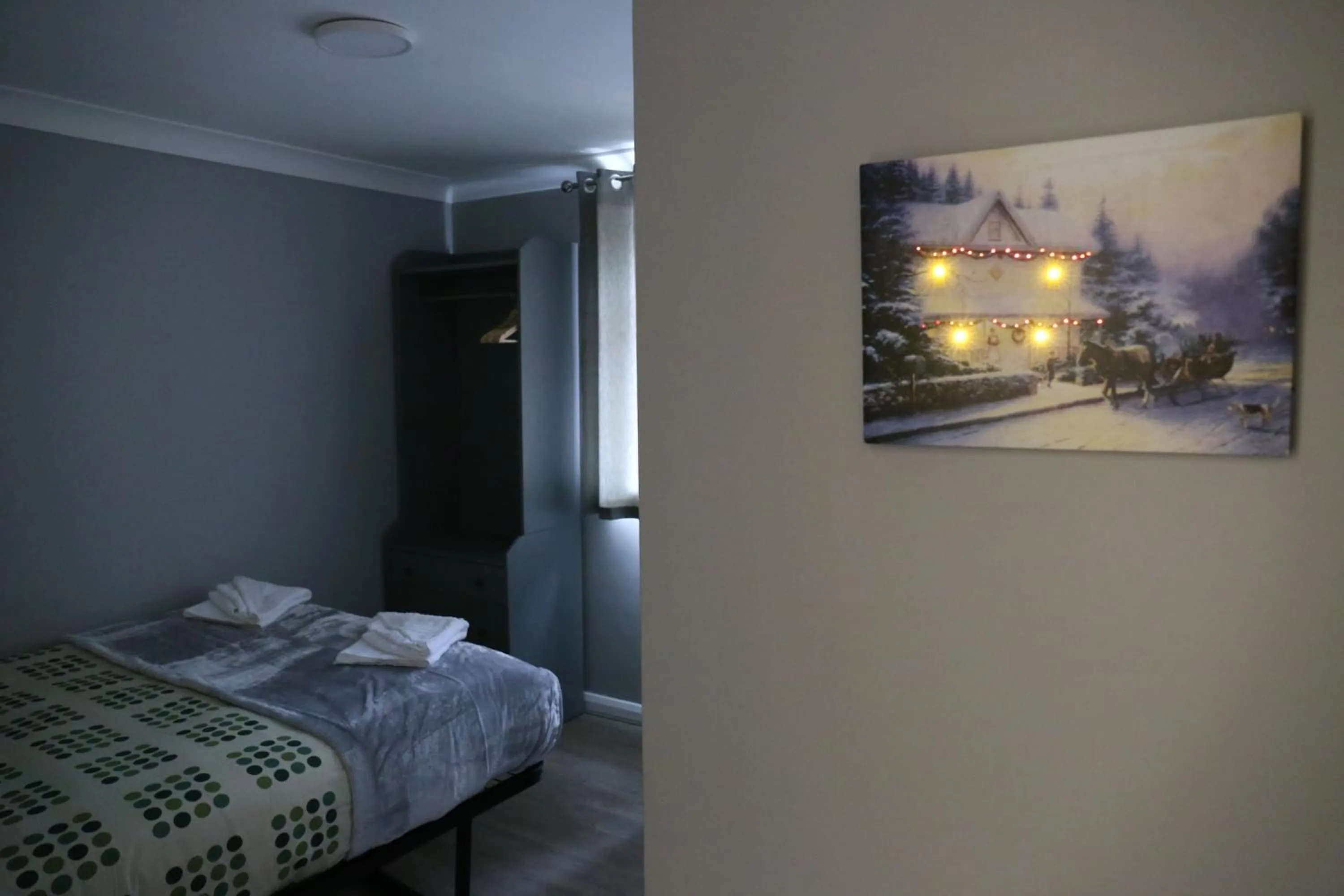 Bedroom, Bed in Elstree Inn