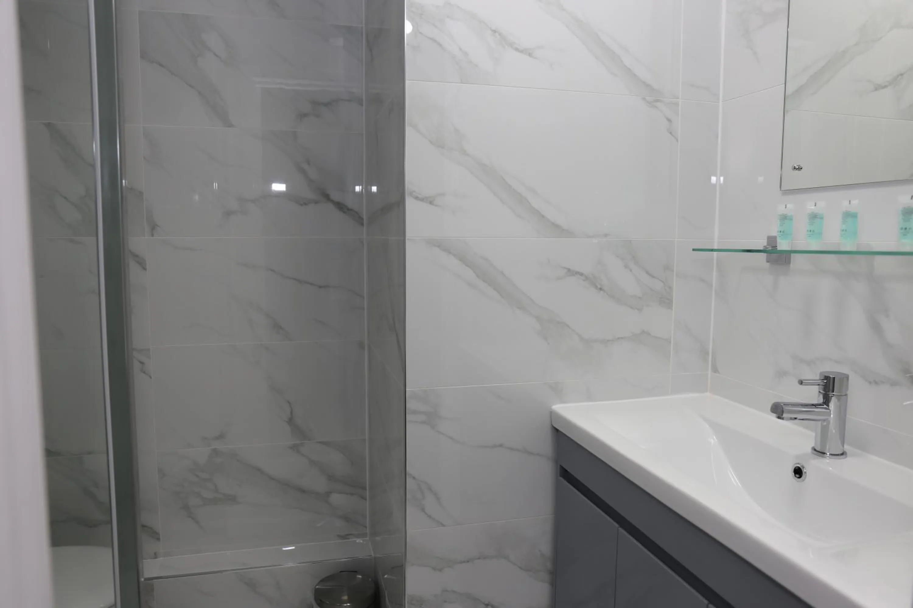 Bathroom in Elstree Inn