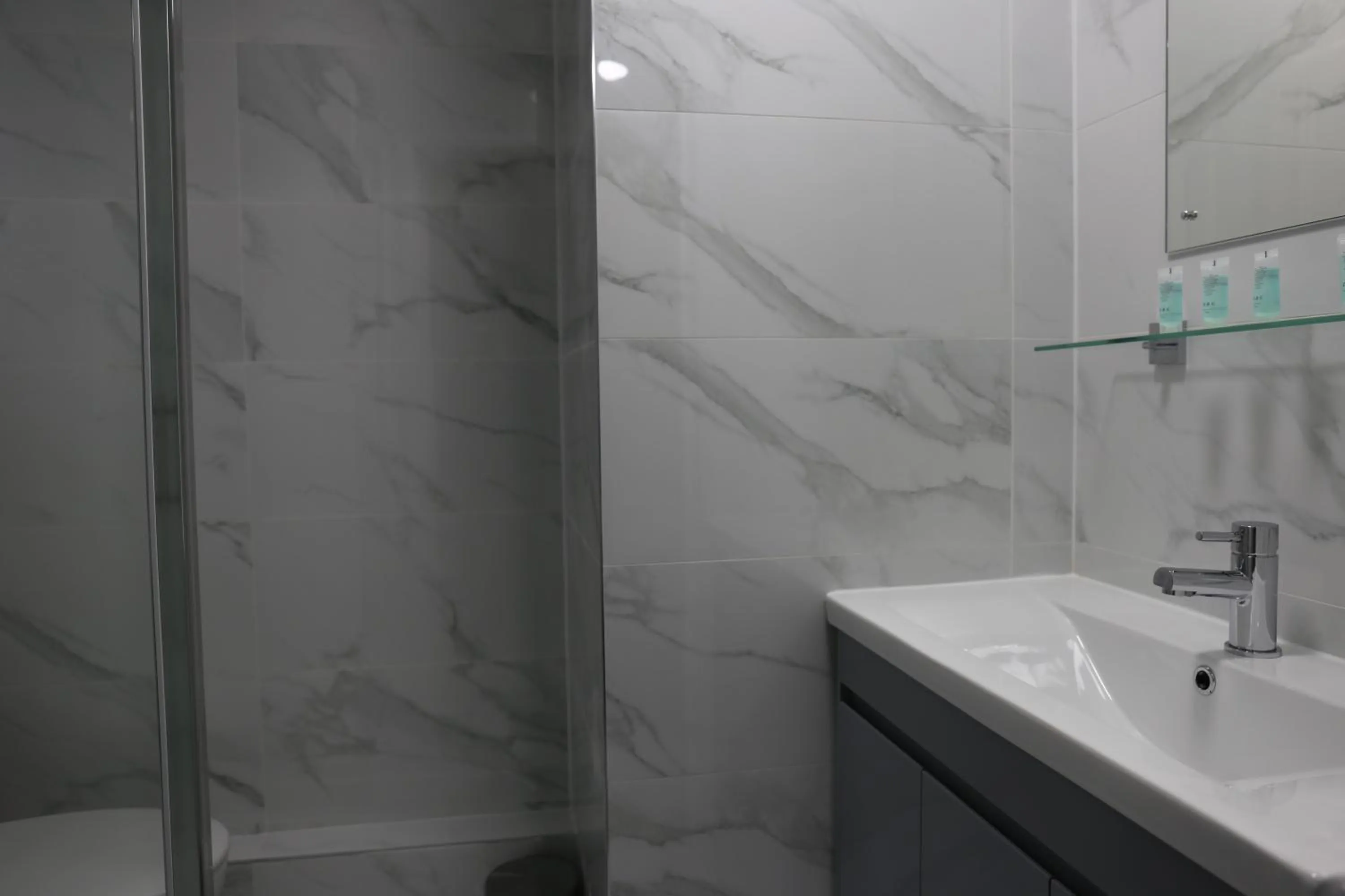 Bathroom in Elstree Inn