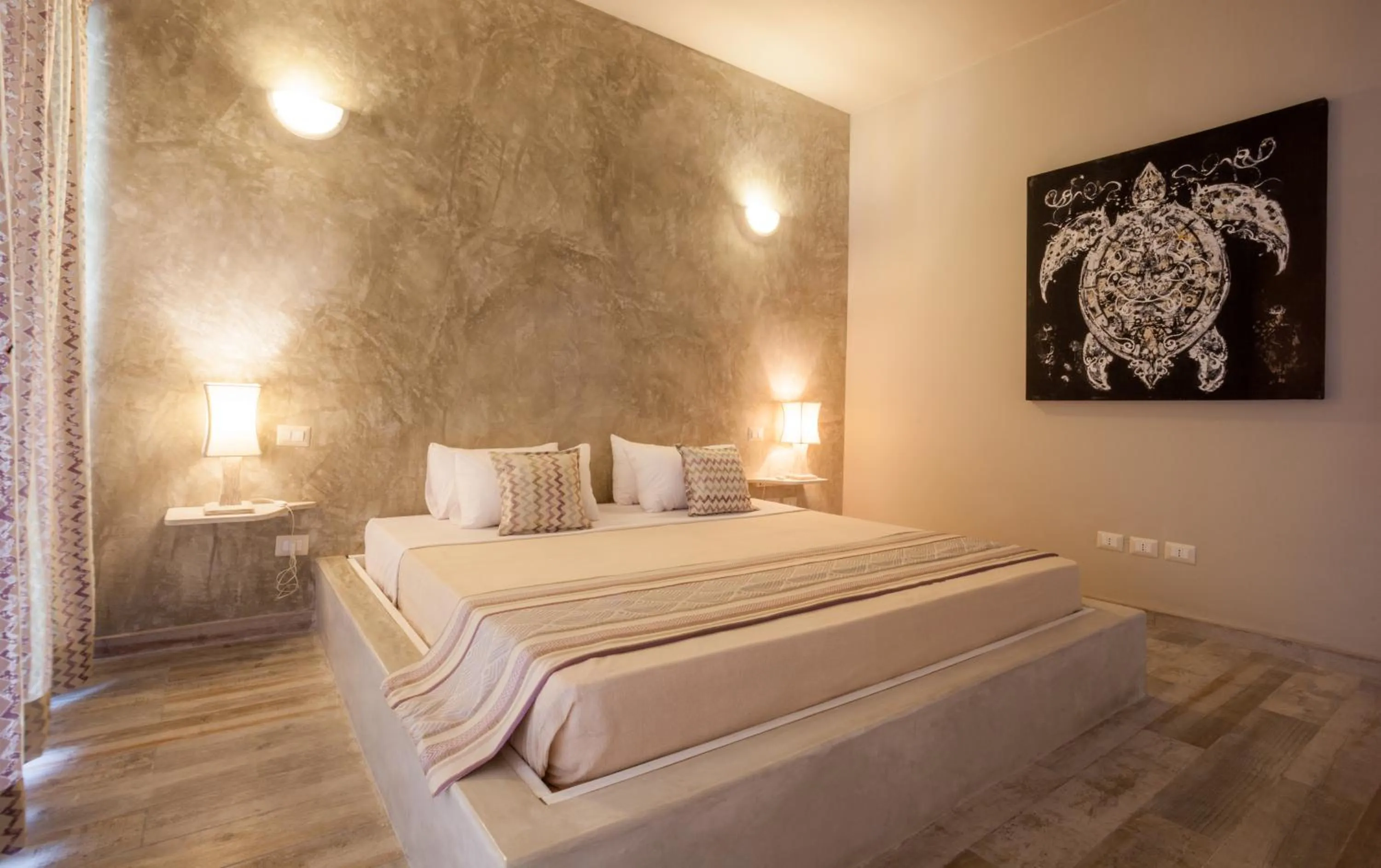 Garden view, Bed in Kobe Suite Resort