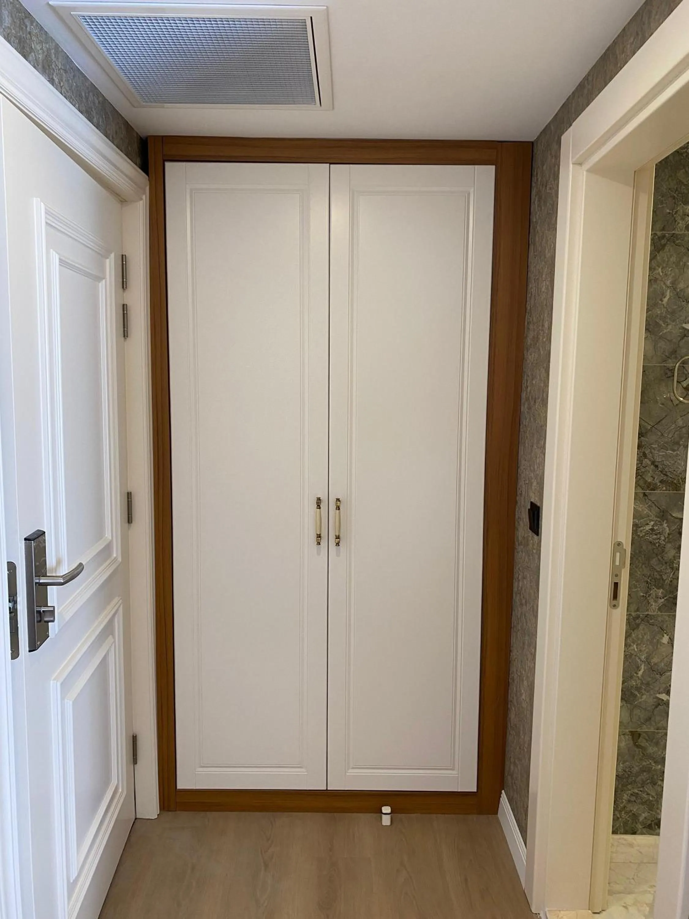 wardrobe in By Otel Nilüfer