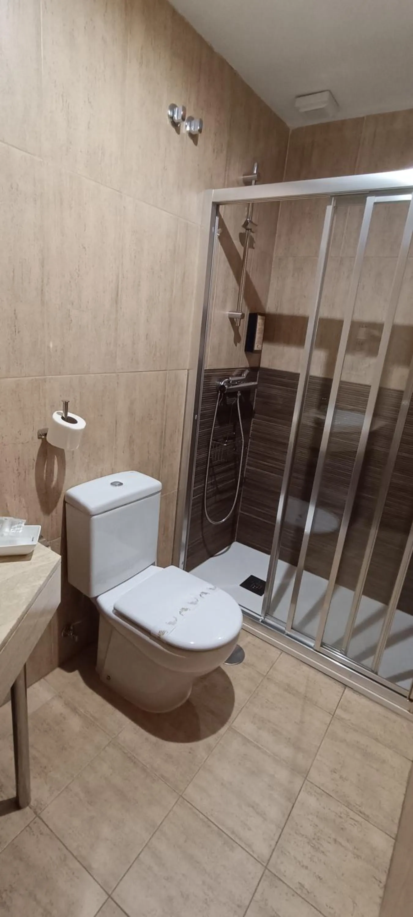 Shower in Hotel Santa Isabel