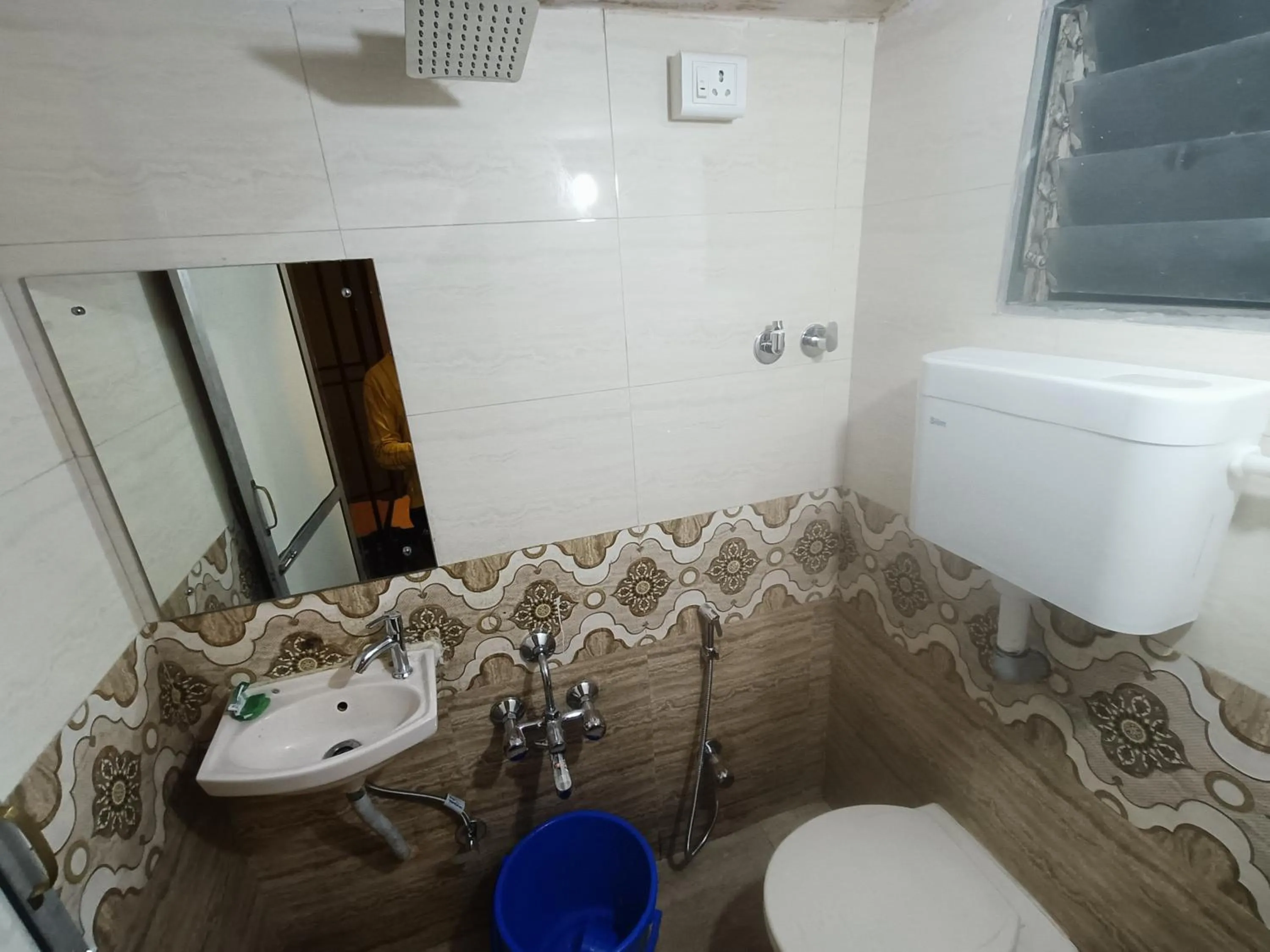 Shower in Hotel Platinum Residency Colaba
