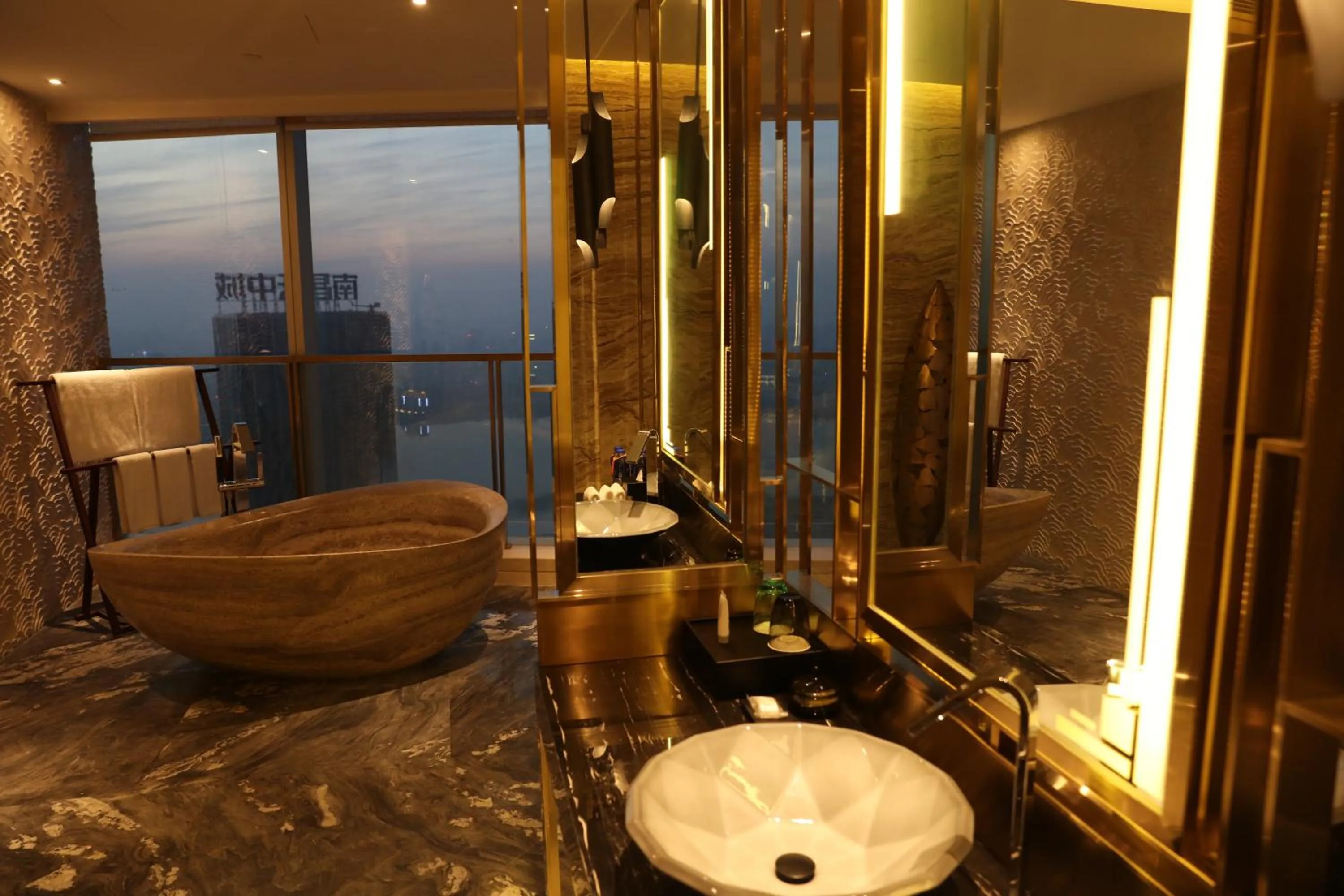 Photo of the whole room in HUALUXE Hotels & Resorts Nanchang High-Tech Zone, an IHG Hotel