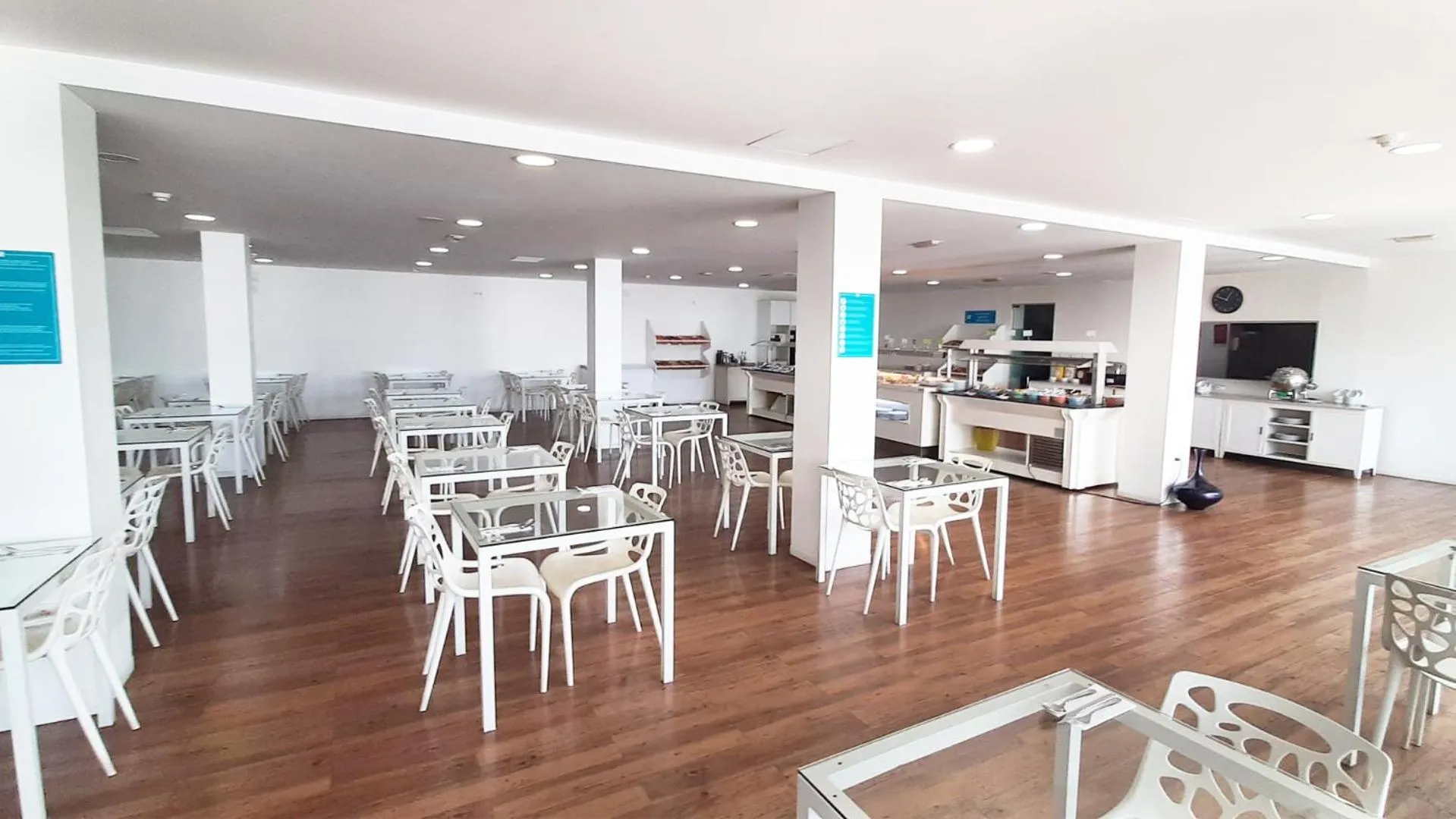 Restaurant/places to eat in Hotel Plaza Palmeras