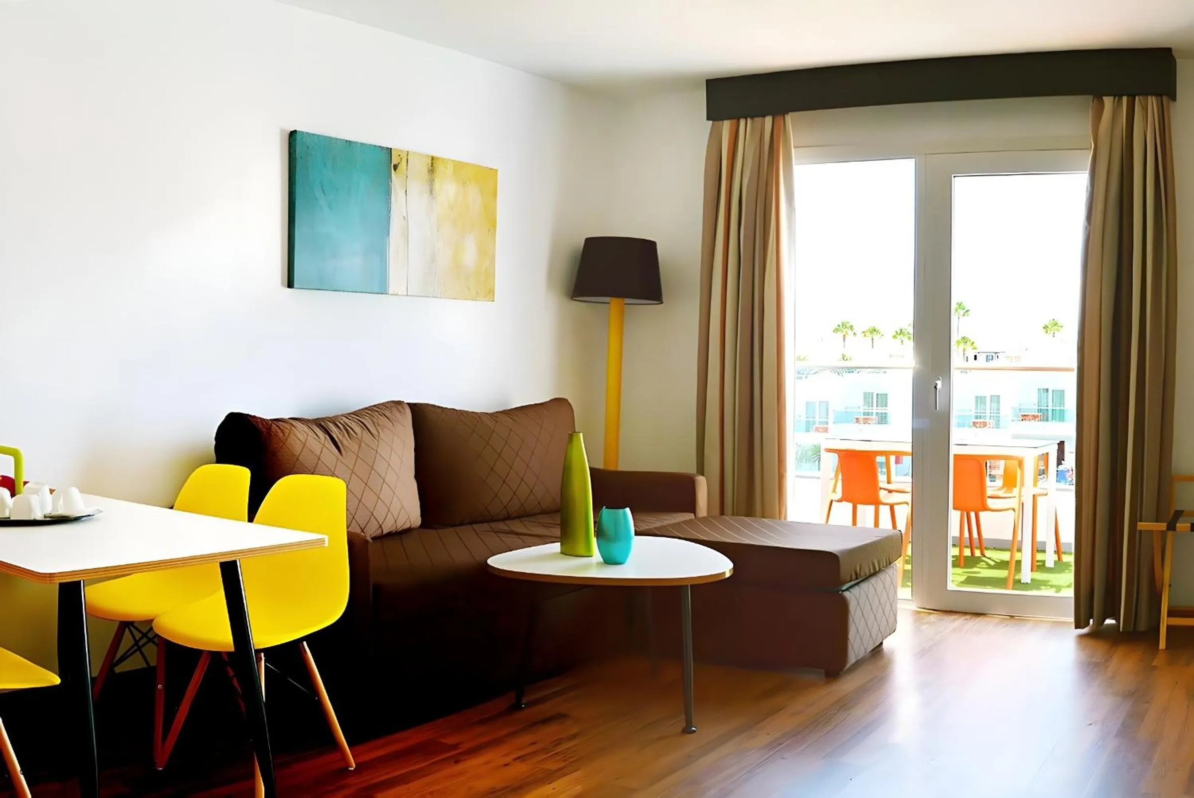 Living room in Hotel Plaza Palmeras