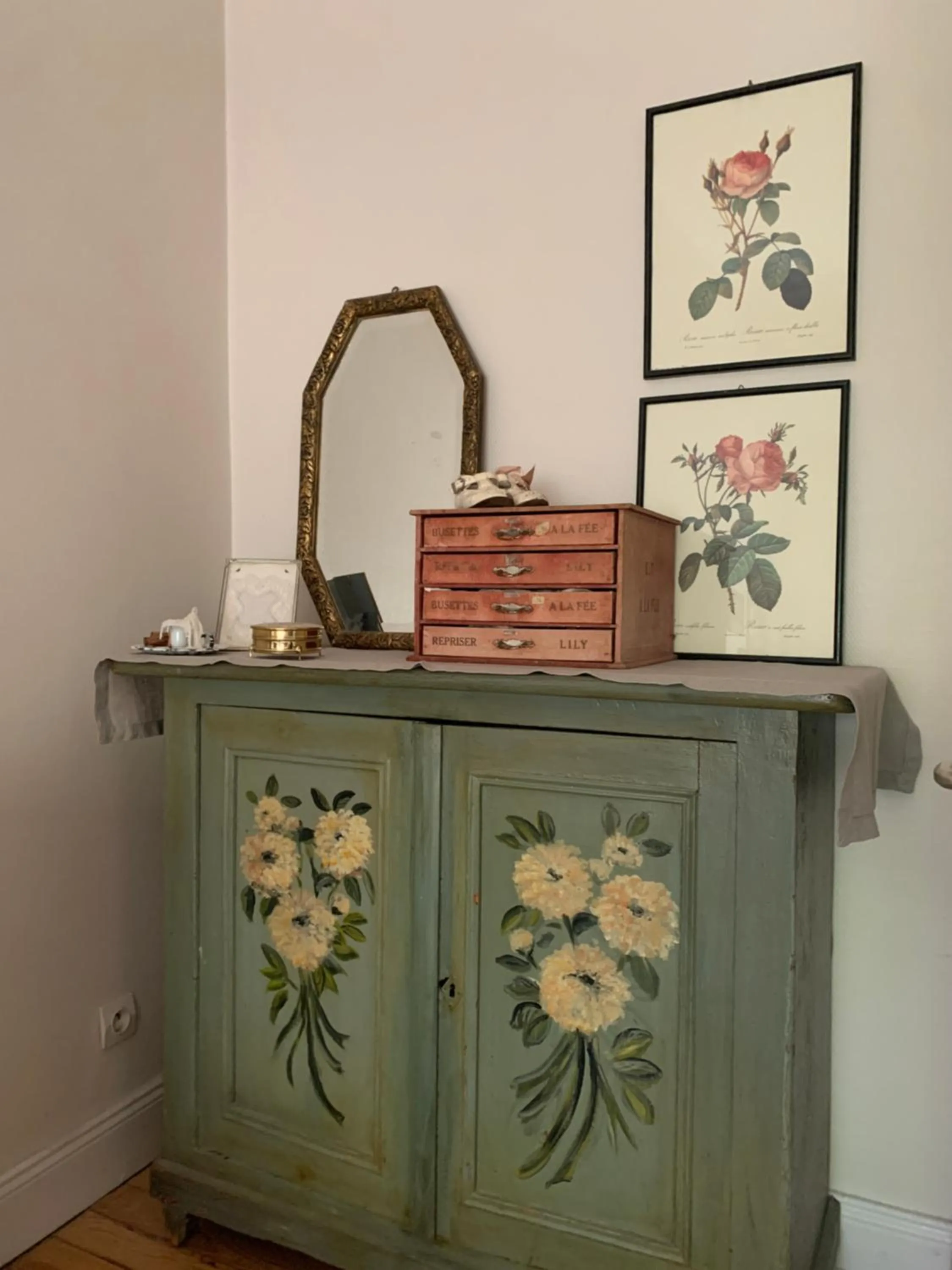 Bedroom in La Chambre de Marie