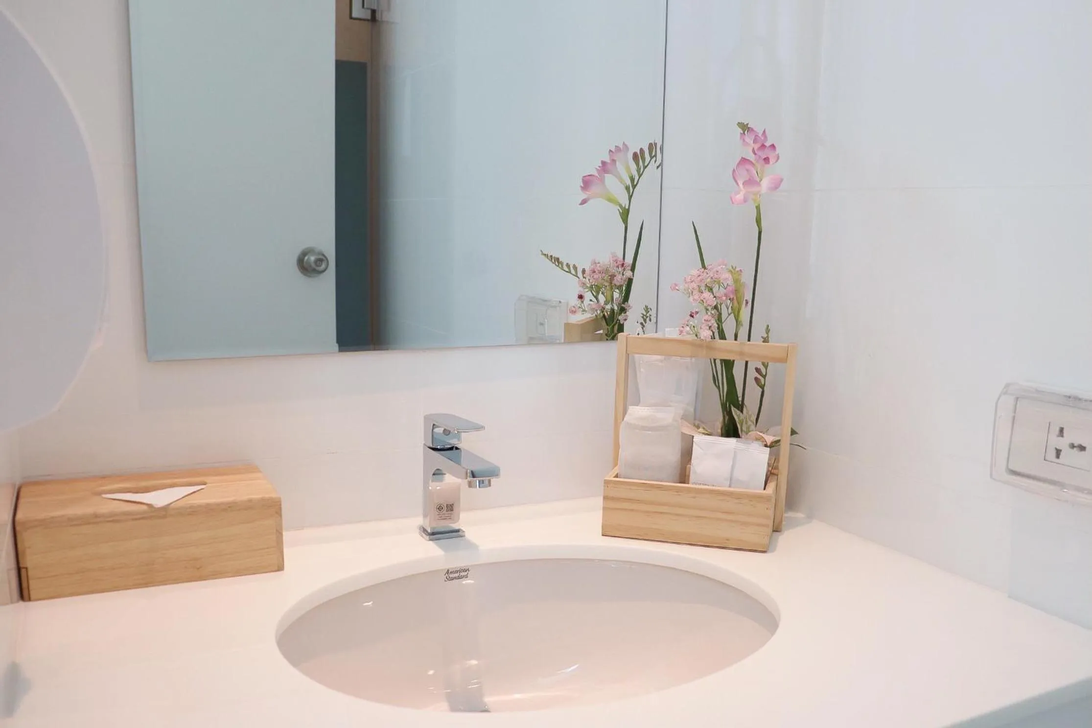 Bathroom in ResT Bangkok Poshtel