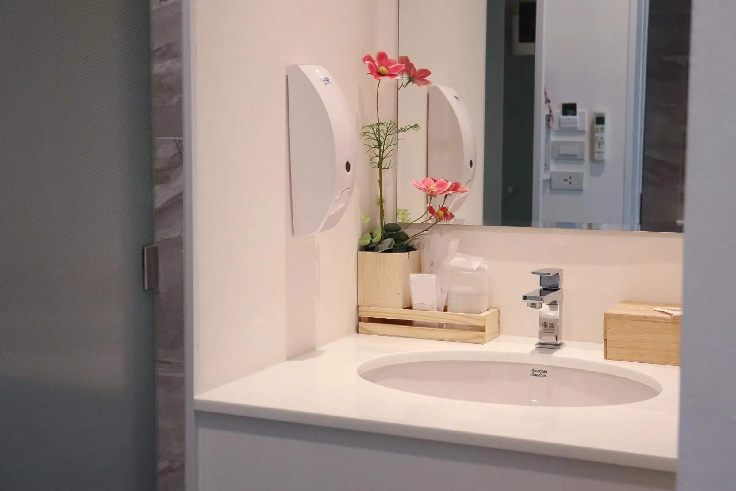 Bathroom in ResT Bangkok Poshtel