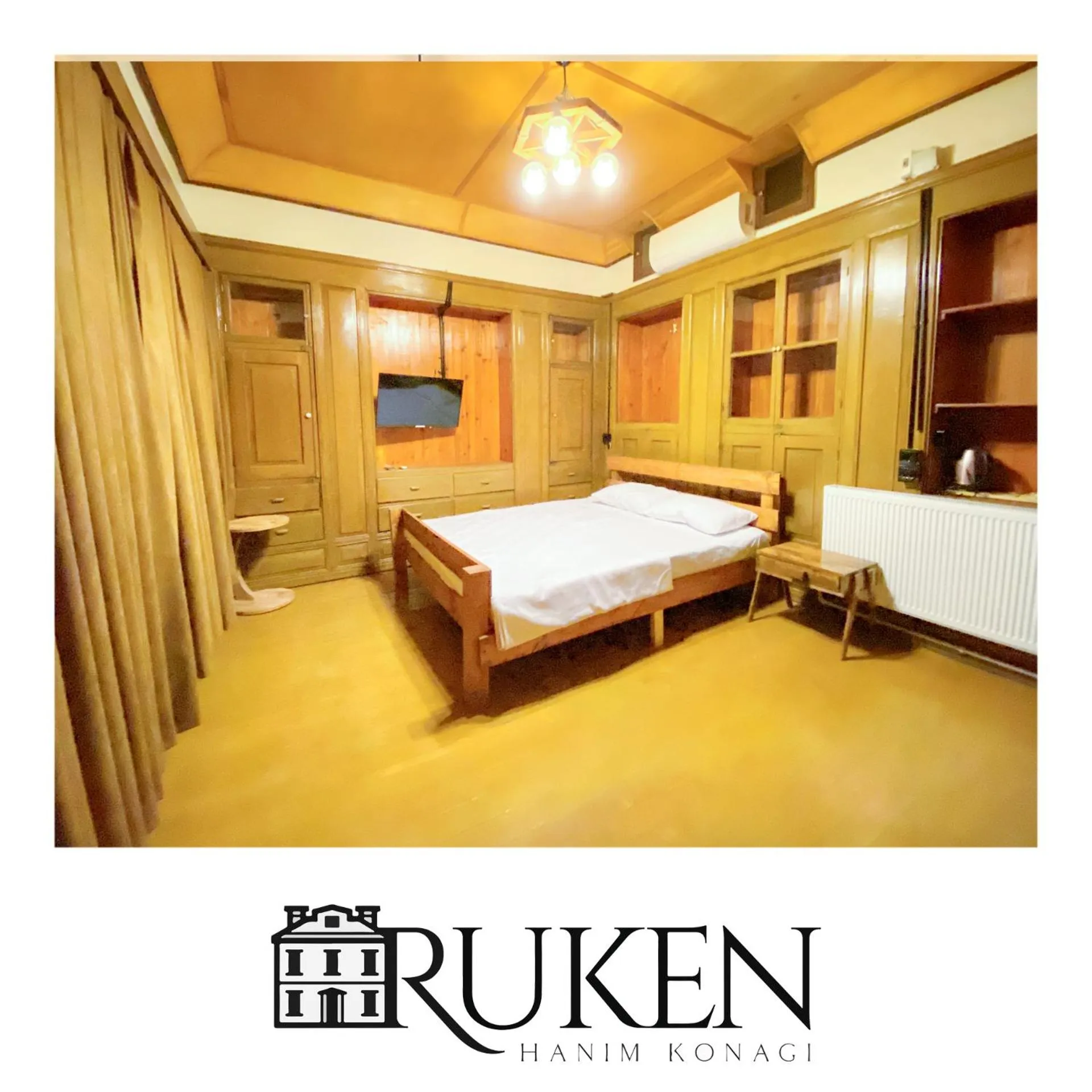 Bed in Ruken Hanım Konağı