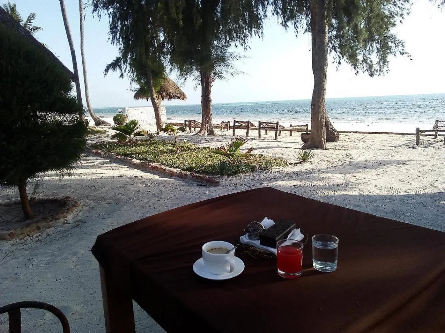 Moonshine Uroa Boutique Hotel