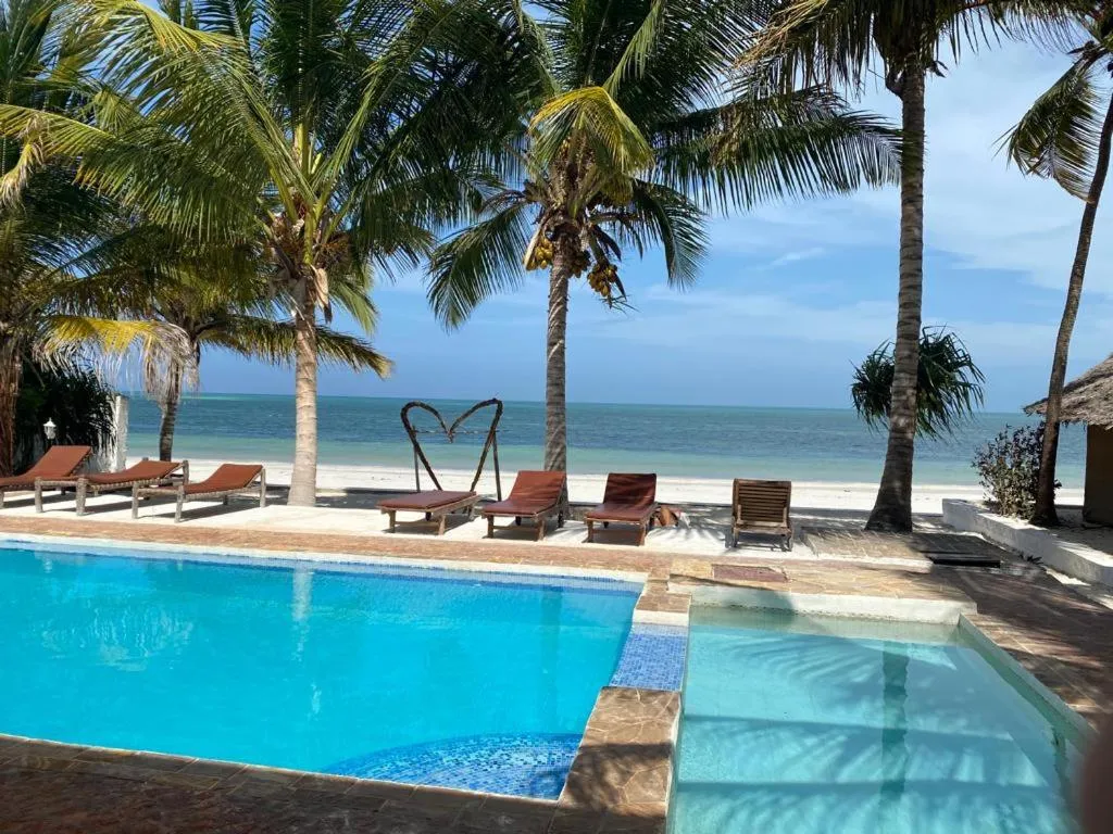 Moonshine Uroa Boutique Hotel