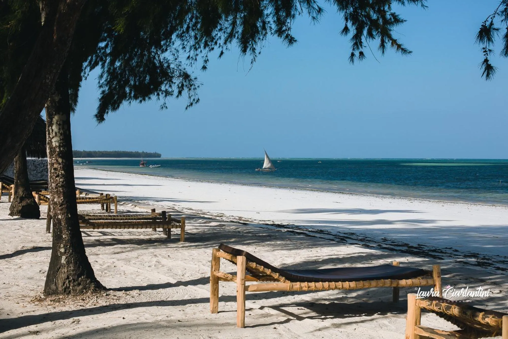 Moonshine Uroa Boutique Hotel