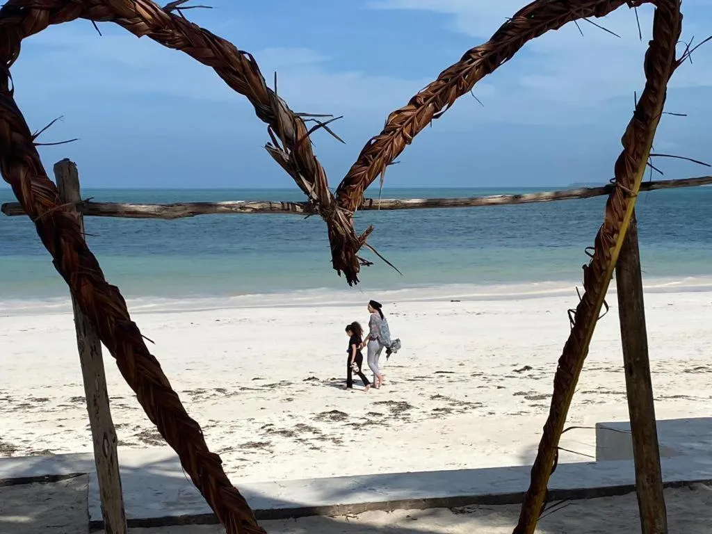 Moonshine Uroa Boutique Hotel