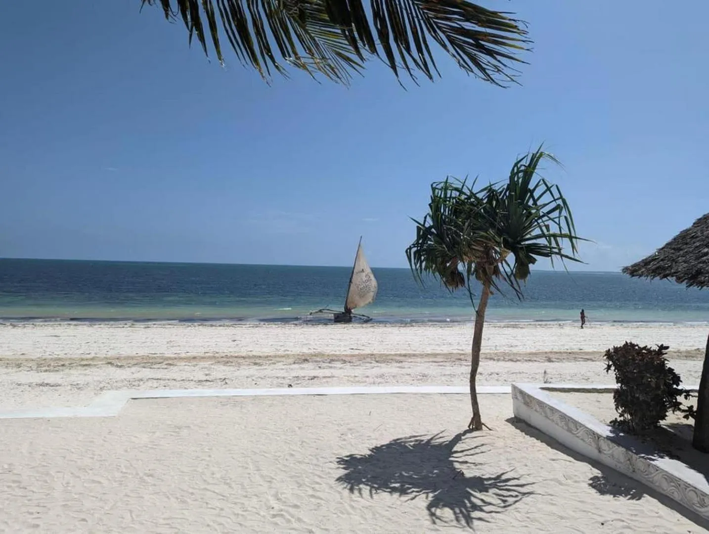 Moonshine Uroa Boutique Hotel