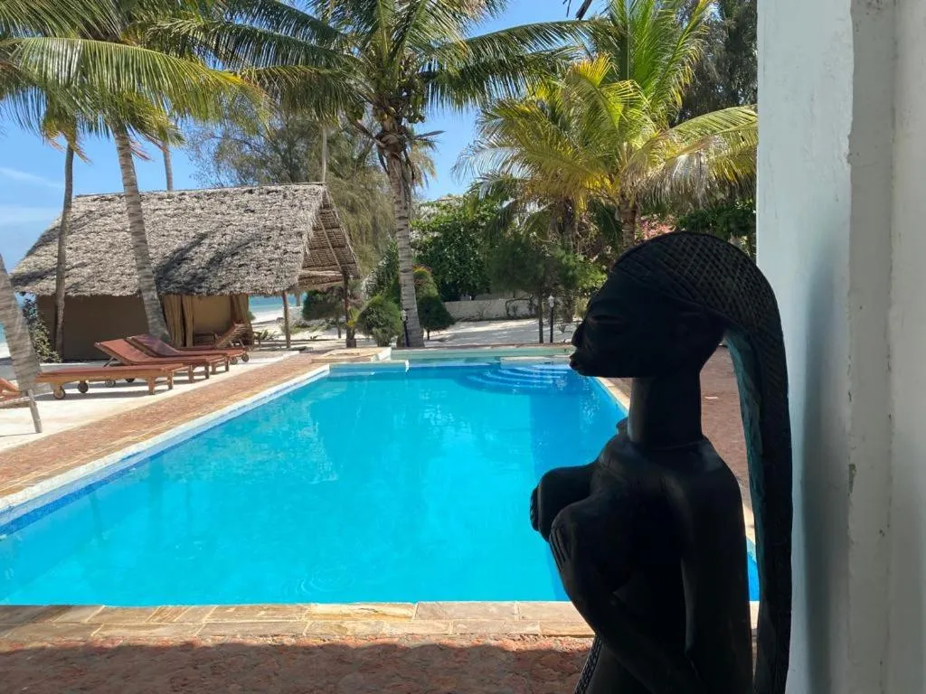 Moonshine Uroa Boutique Hotel