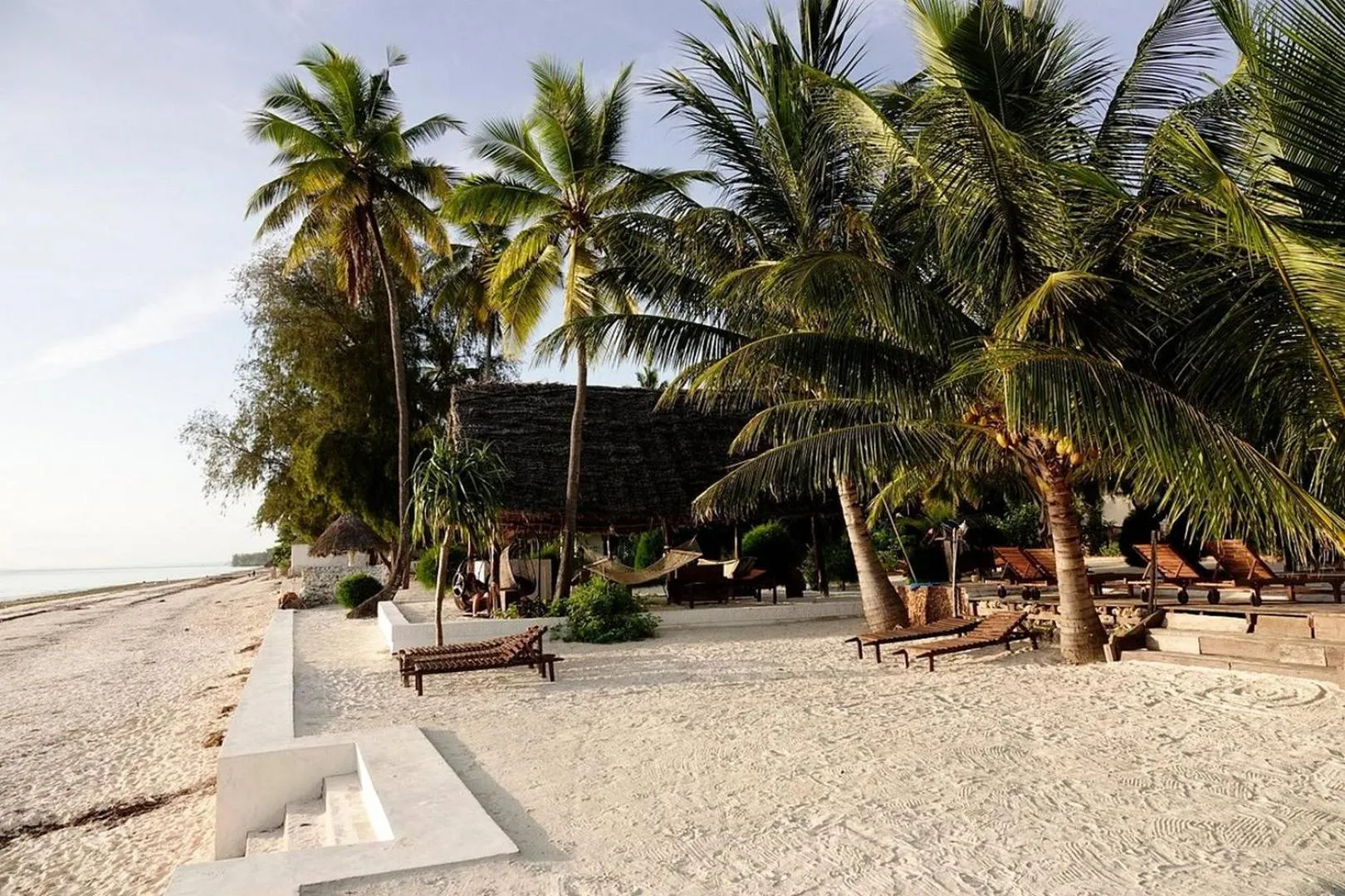 Moonshine Uroa Boutique Hotel