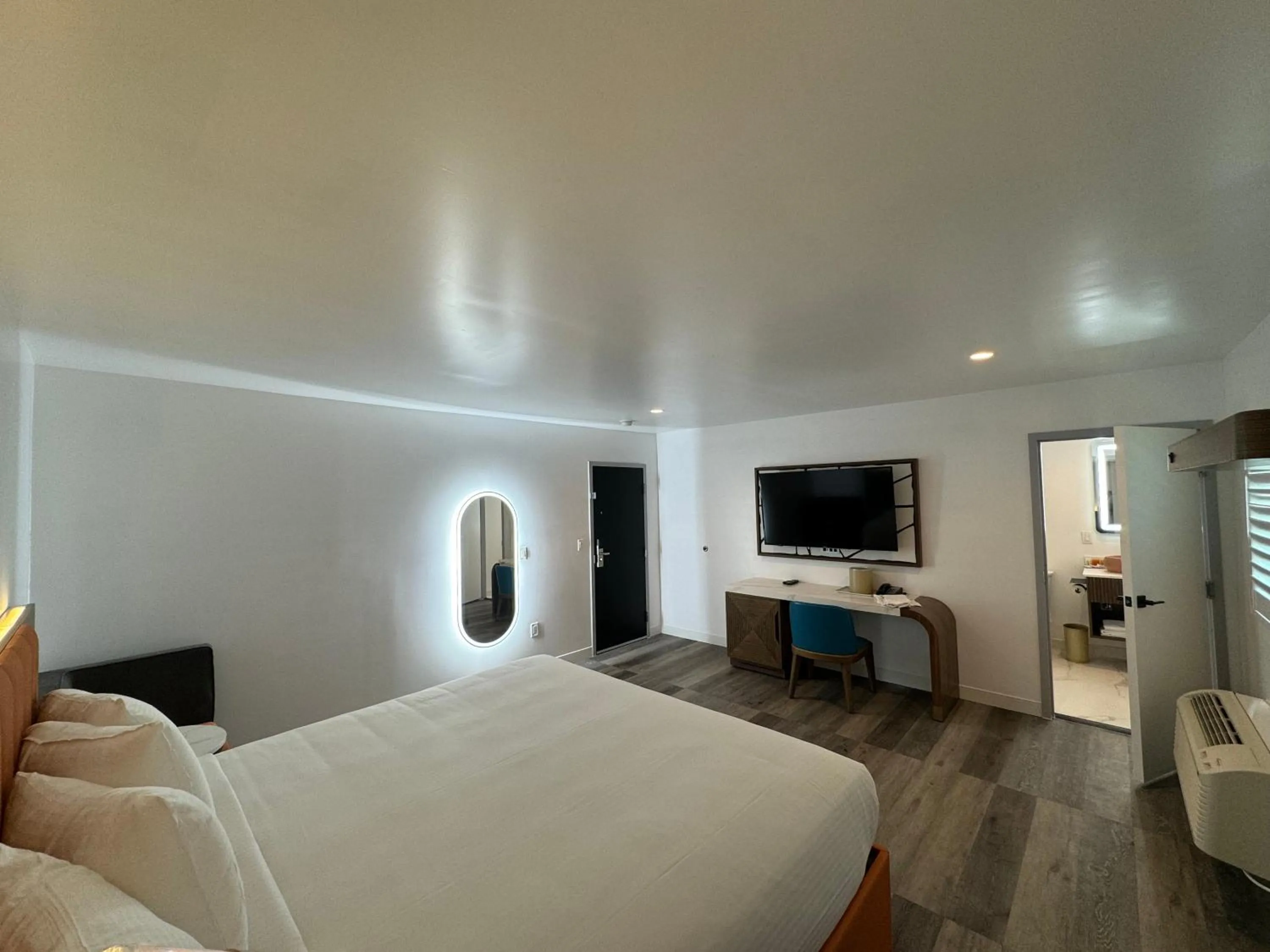 Photo of the whole room, Bed in Hotel Rudra - Hollywood